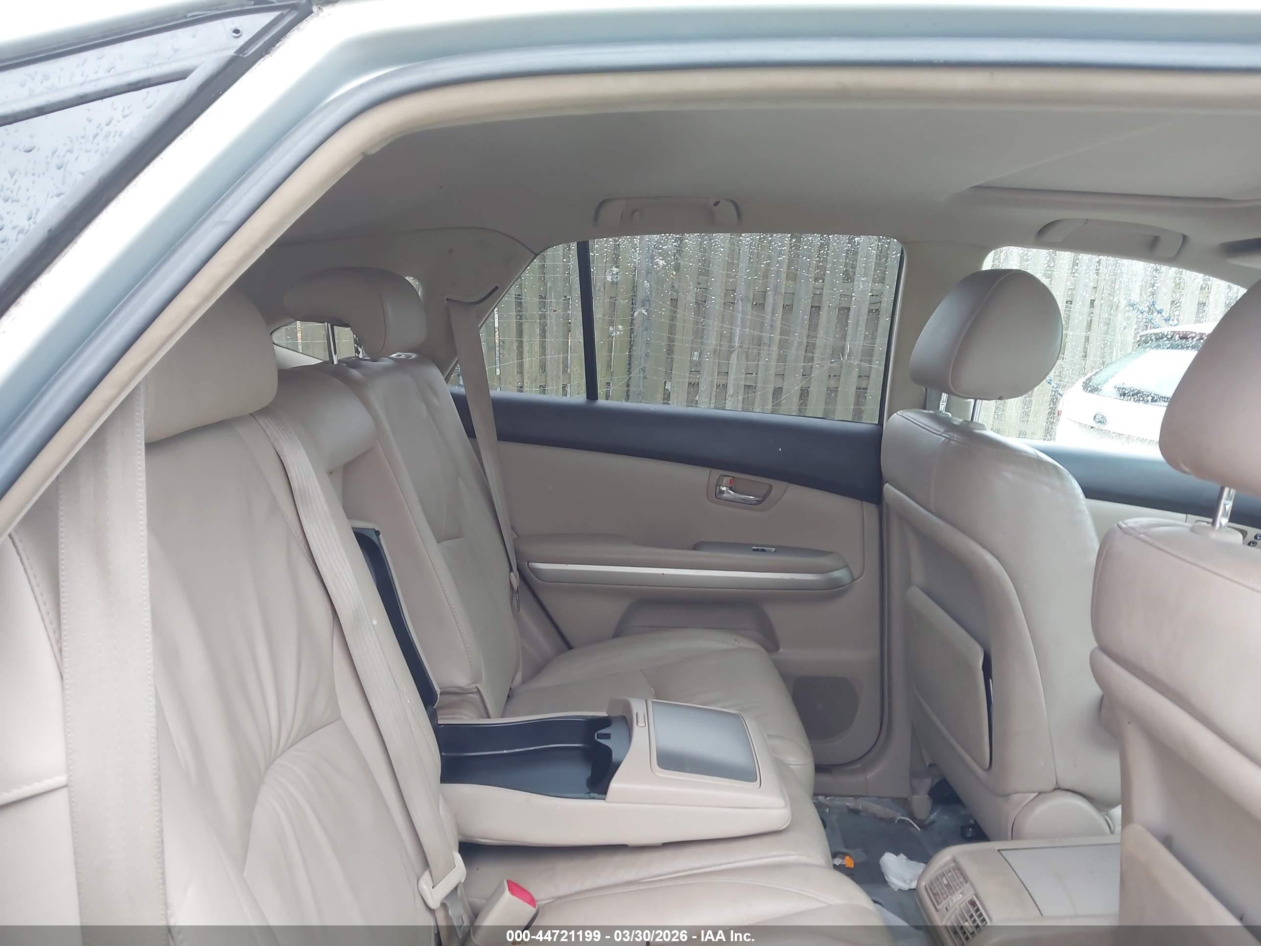 LEXUS RX image 8
