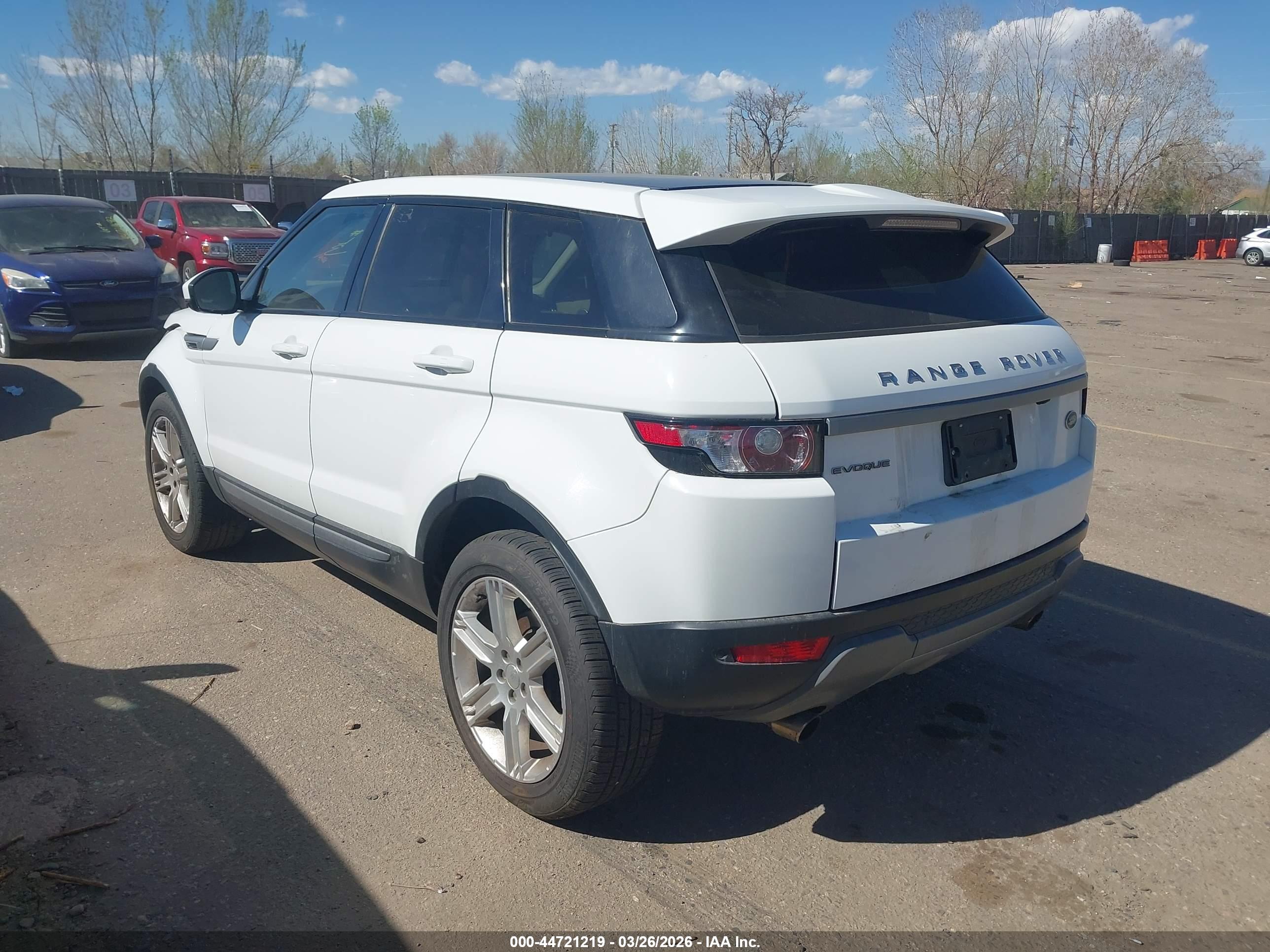 LAND ROVER image 3