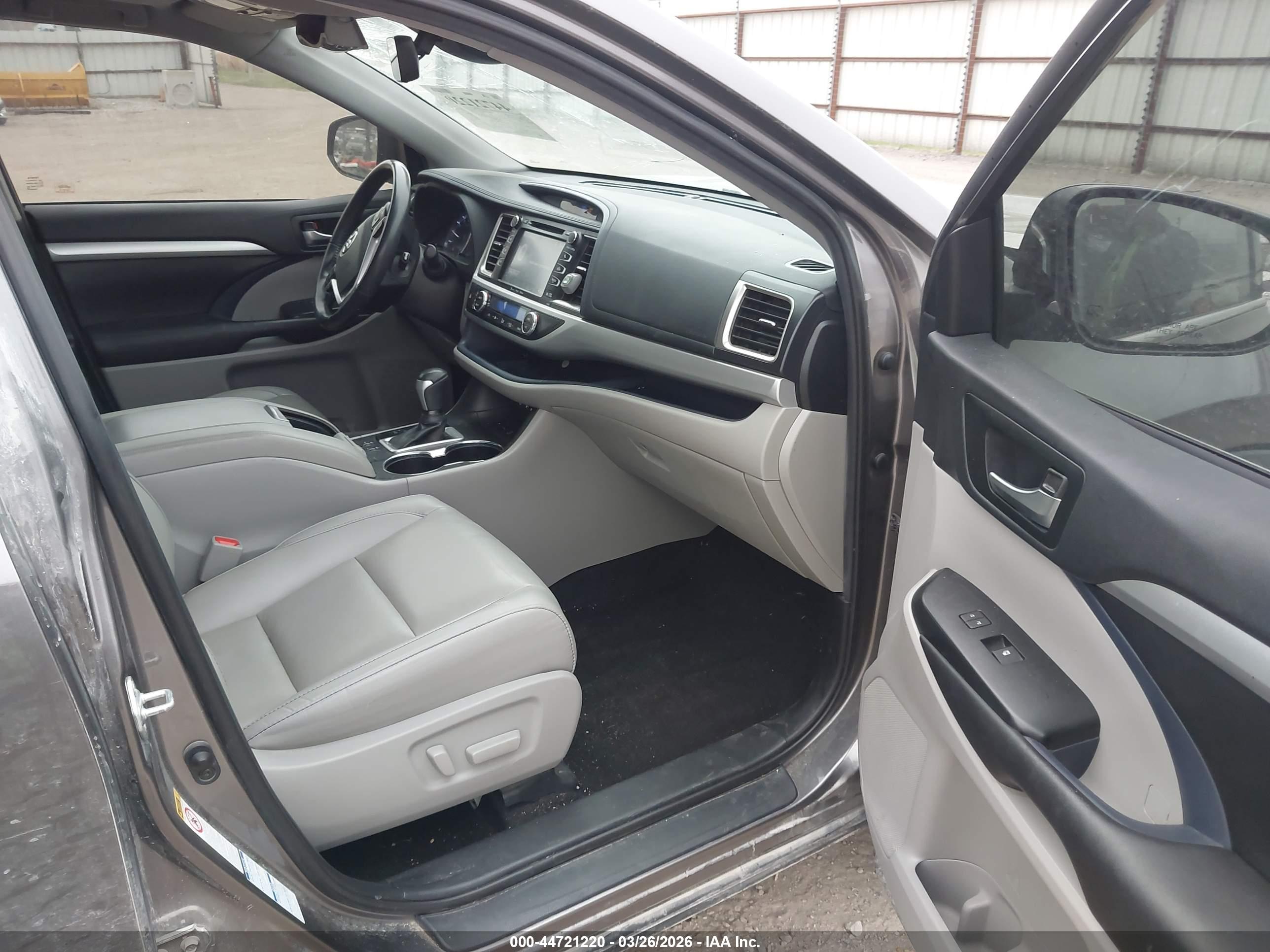 TOYOTA HIGHLANDER image 5