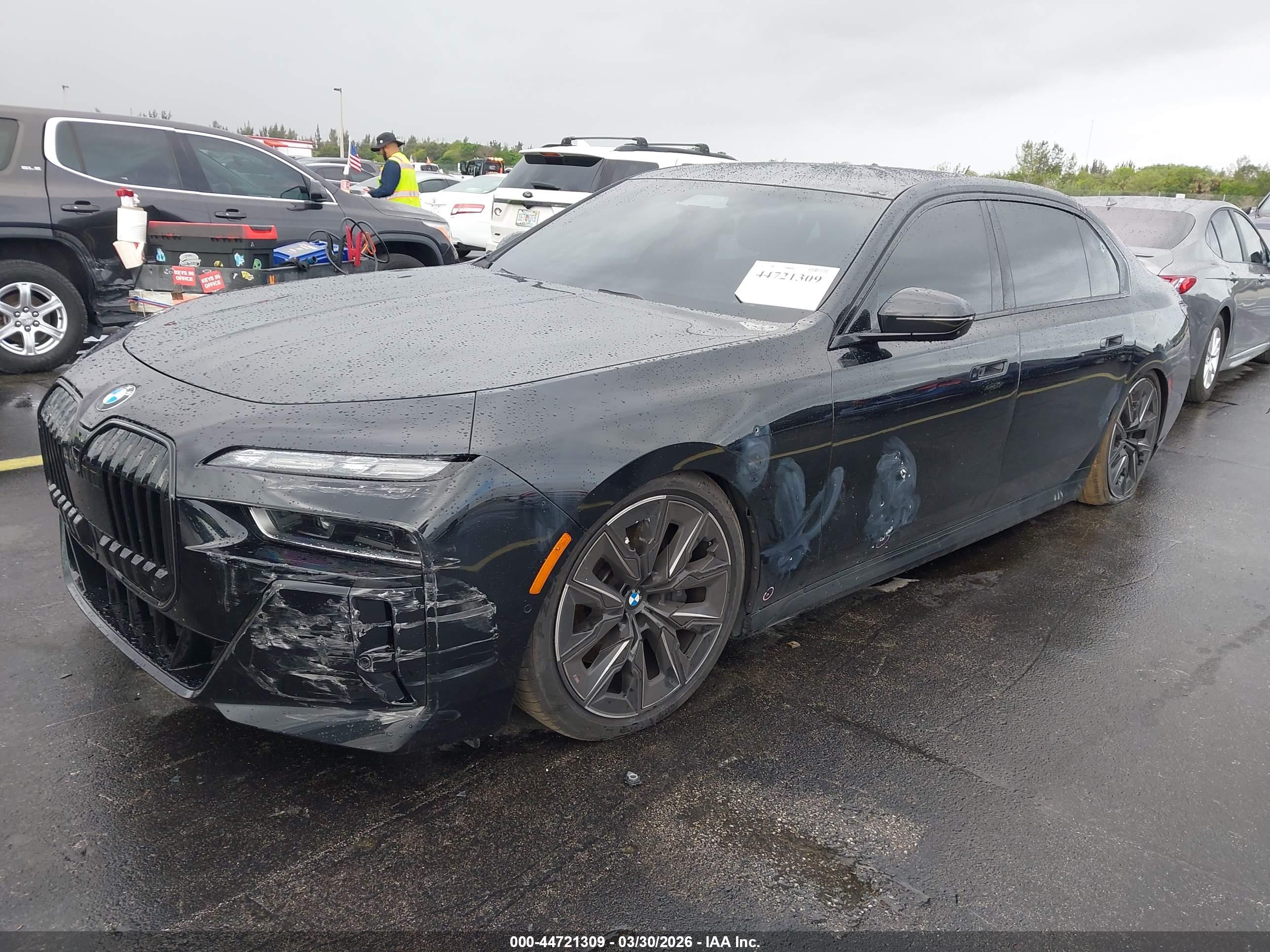 BMW 760I image 6