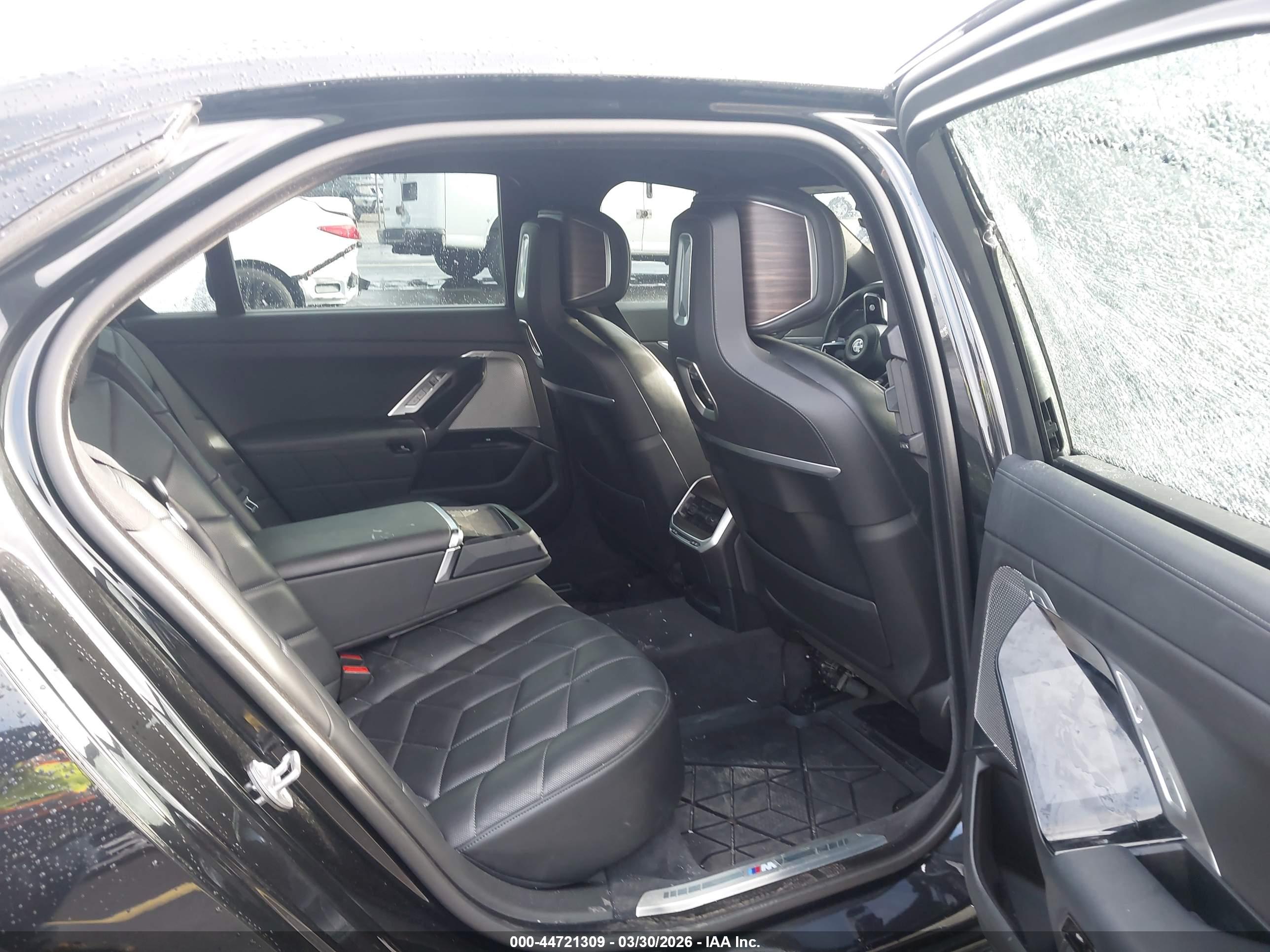 BMW 760I image 8