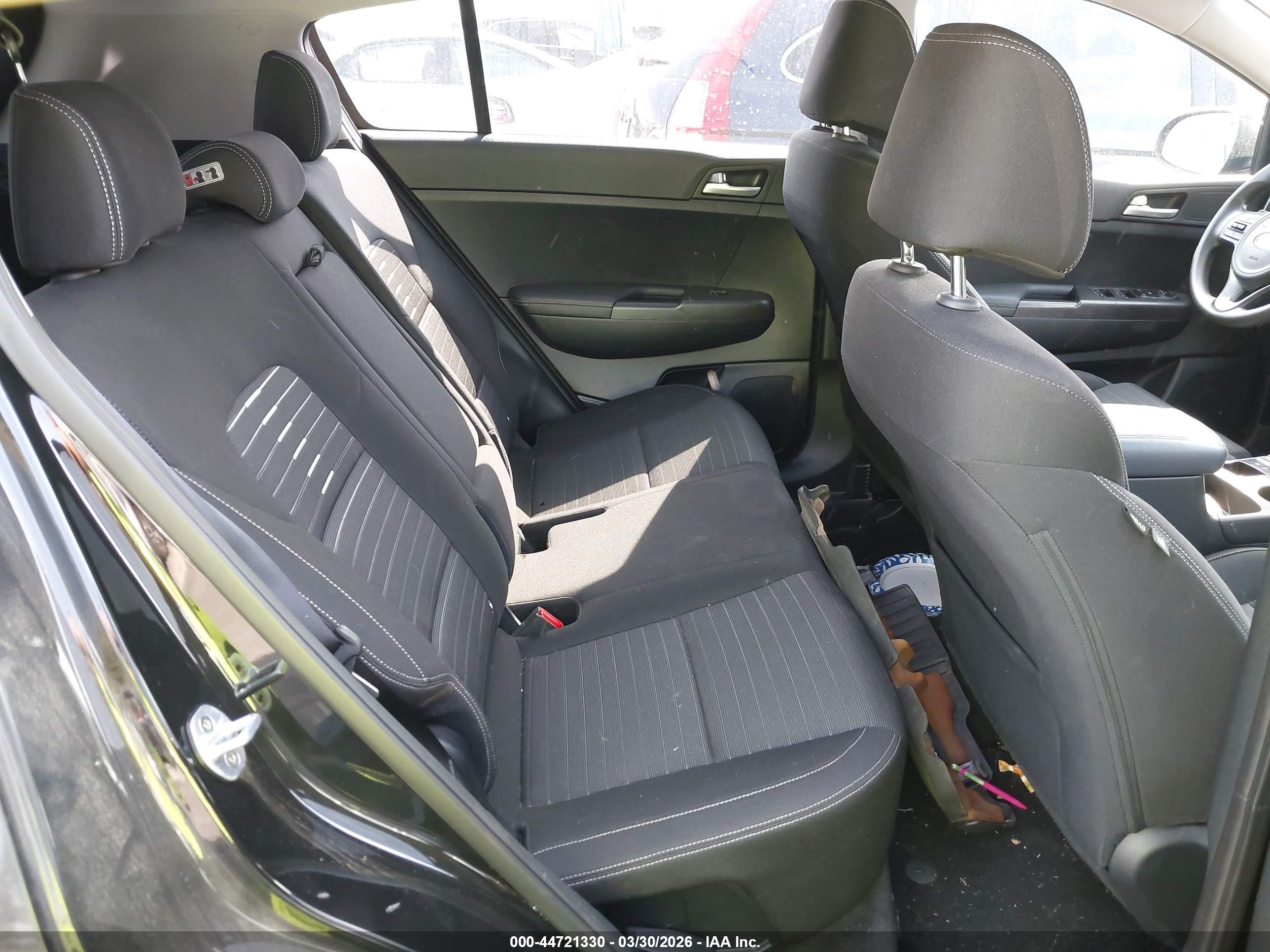 KIA SPORTAGE image 8