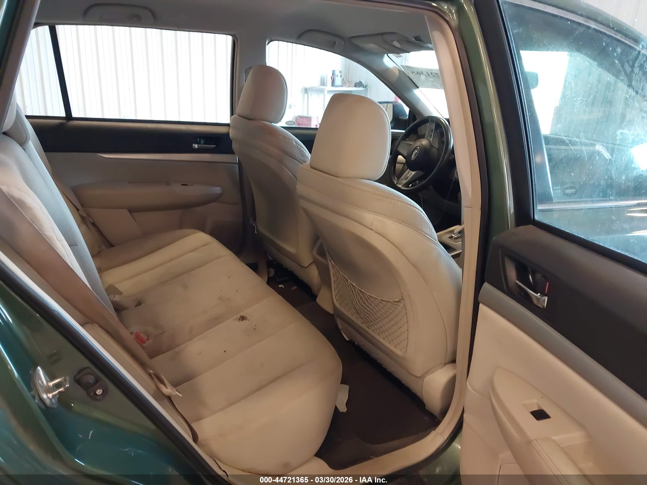 SUBARU OUTBACK image 8