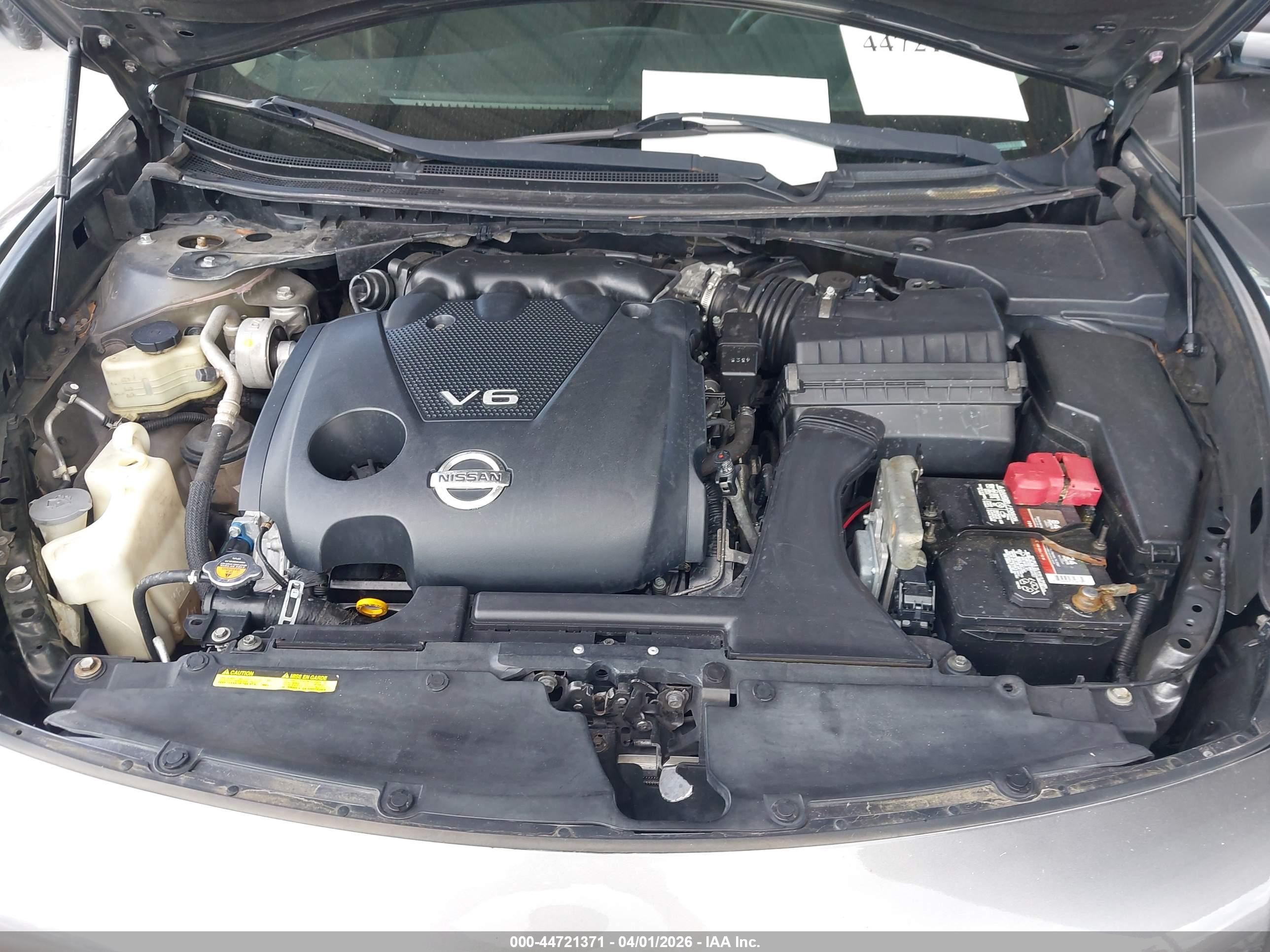 NISSAN MAXIMA image 10