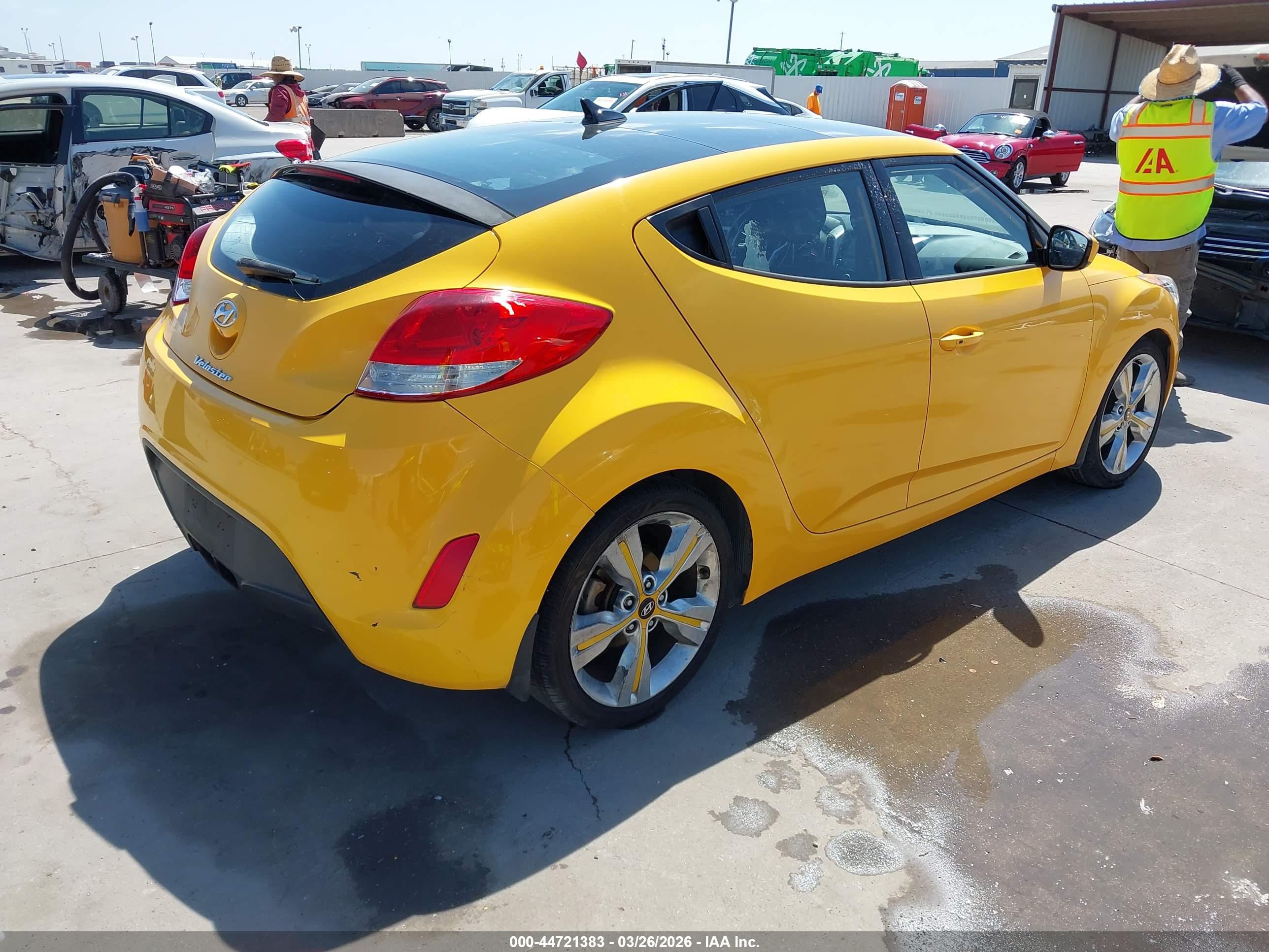 HYUNDAI VELOSTER image 4