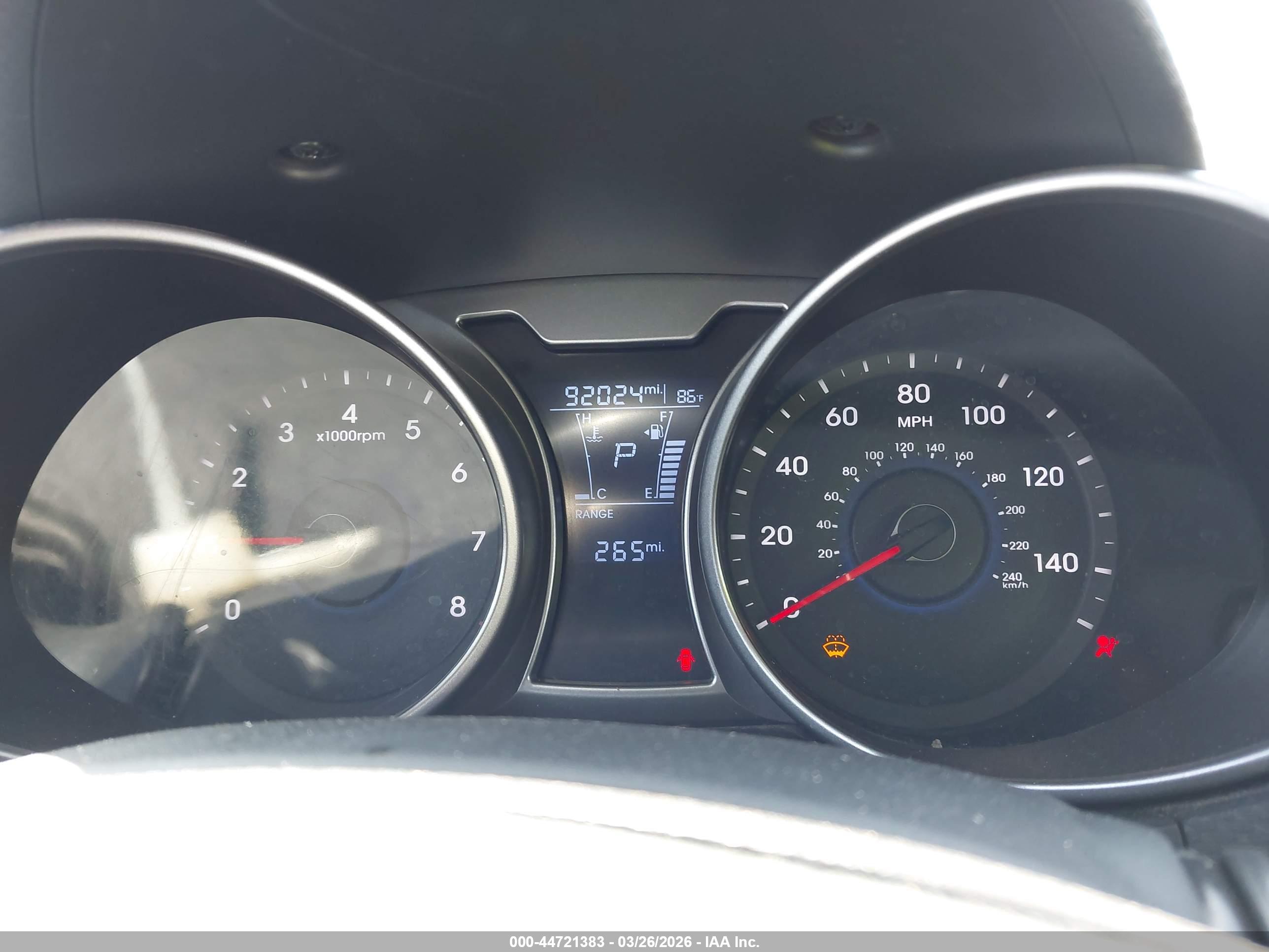HYUNDAI VELOSTER image 7
