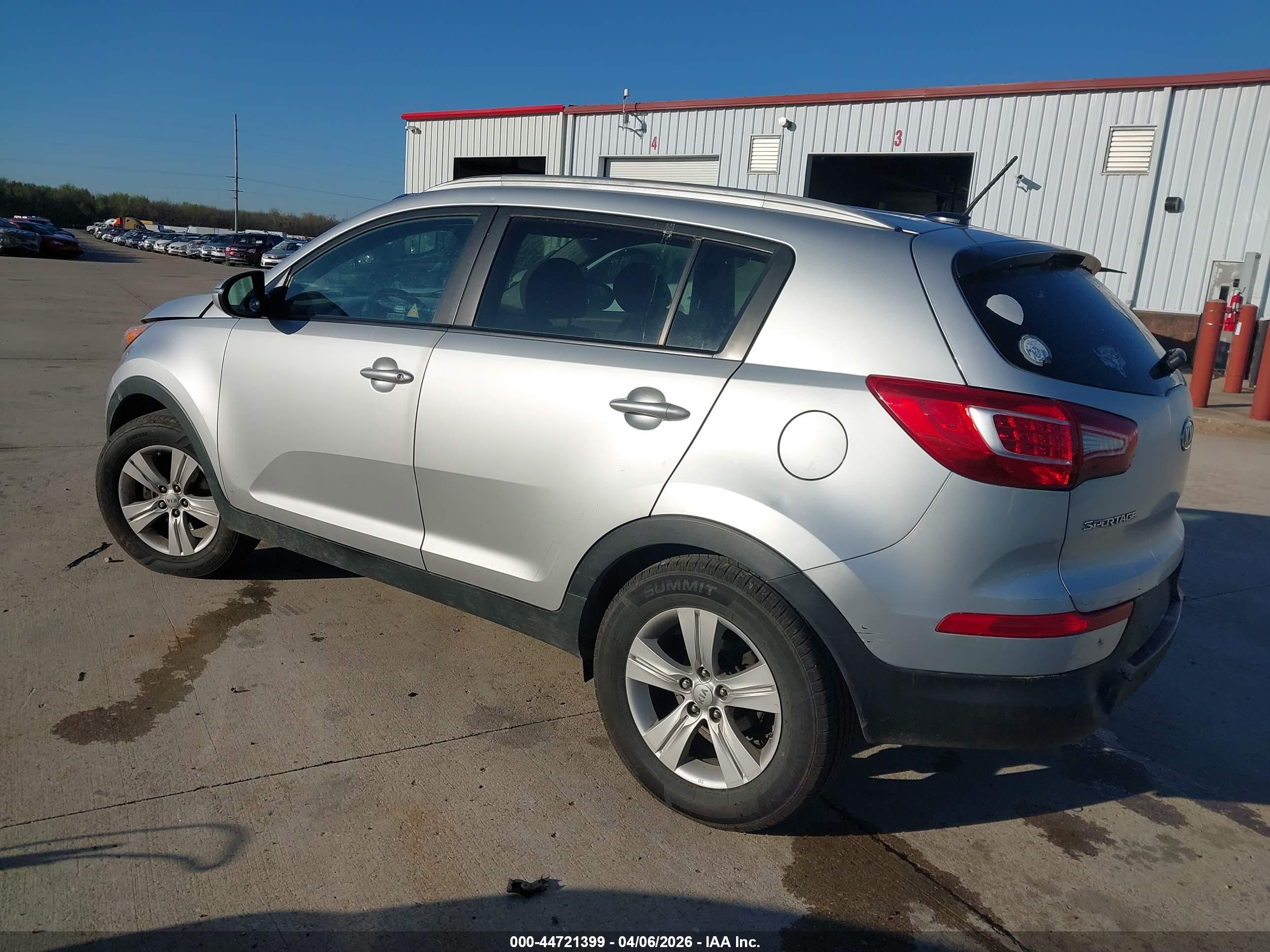 KIA SPORTAGE image 3