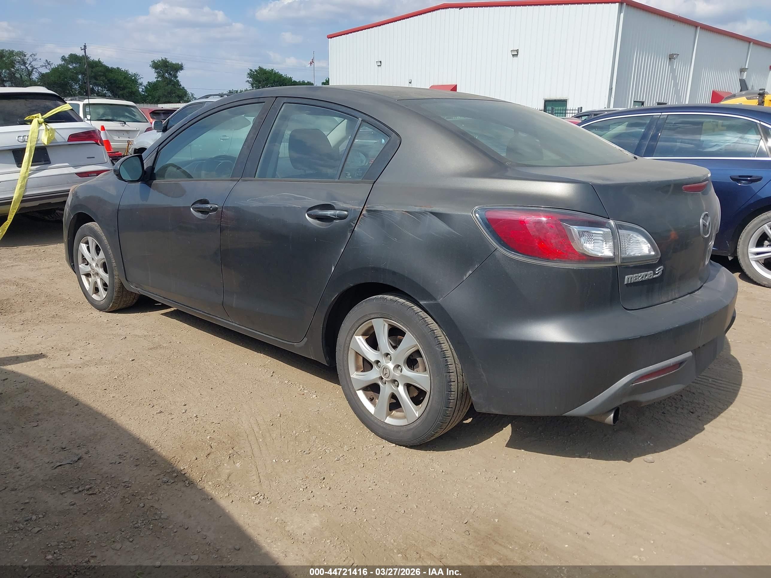 MAZDA MAZDA3 image 3