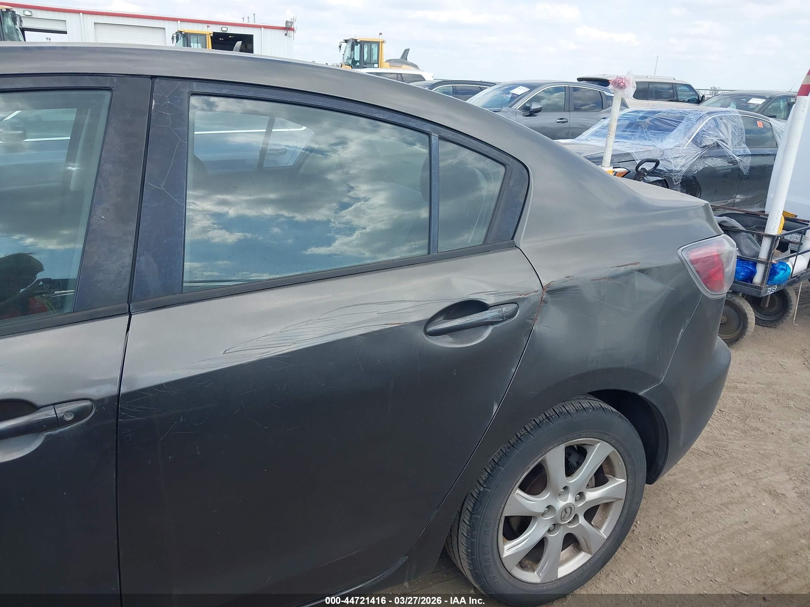 MAZDA MAZDA3 image 6