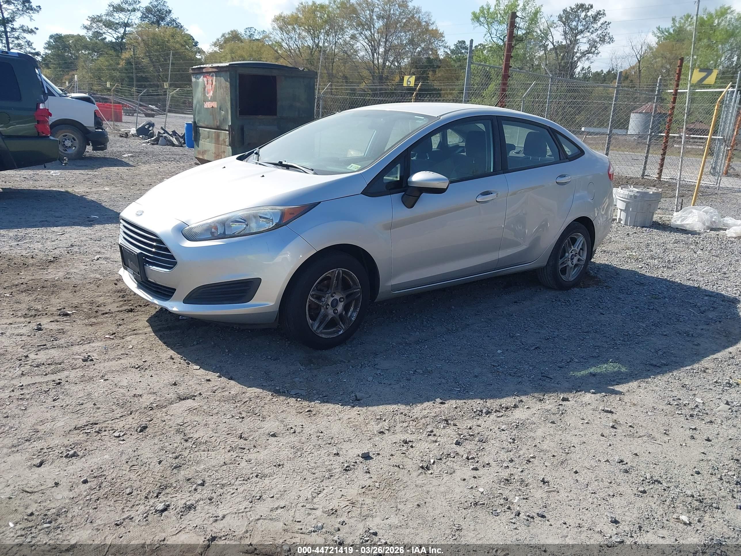 FORD FIESTA image 2