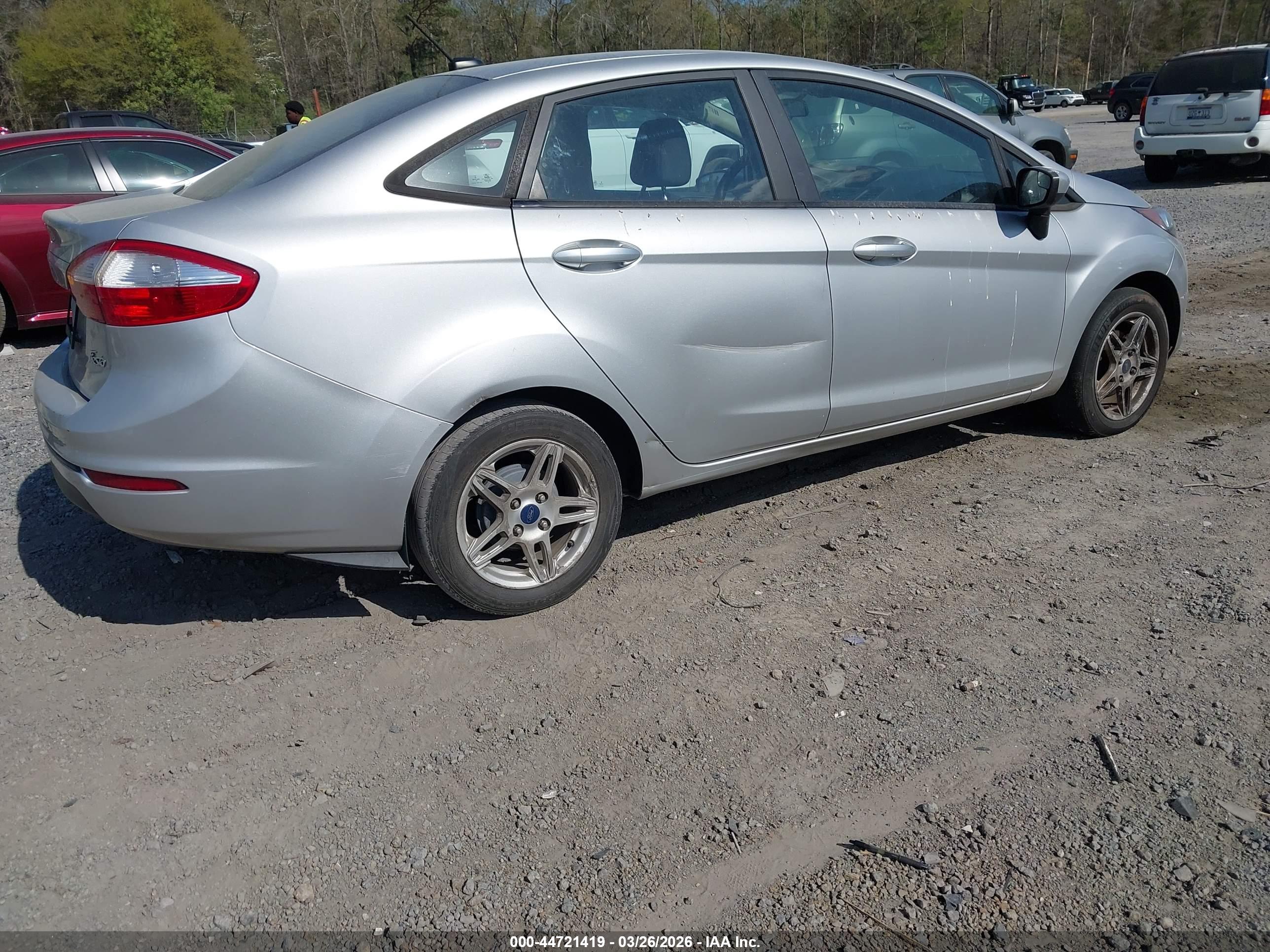 FORD FIESTA image 4