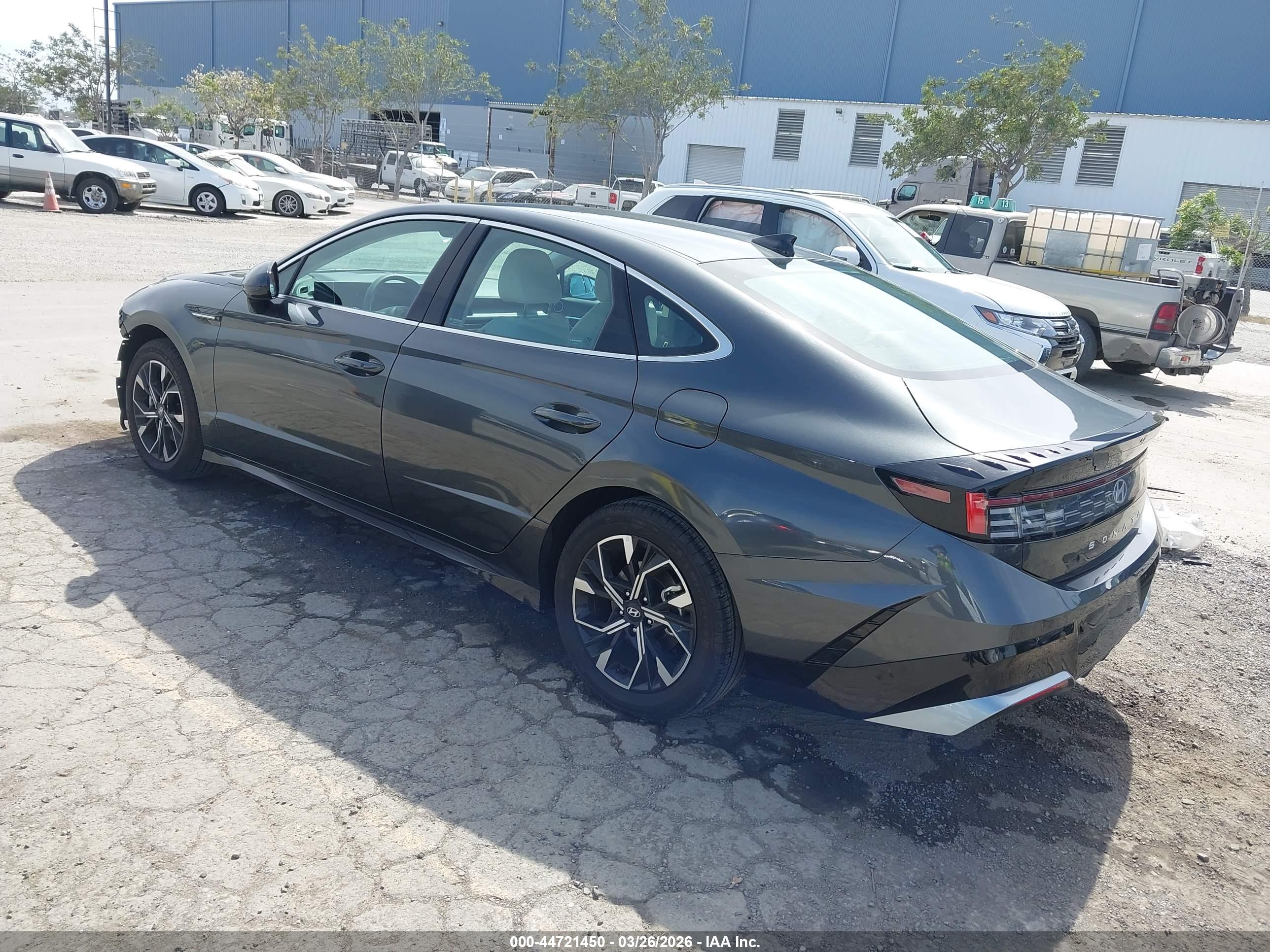 HYUNDAI SONATA image 3