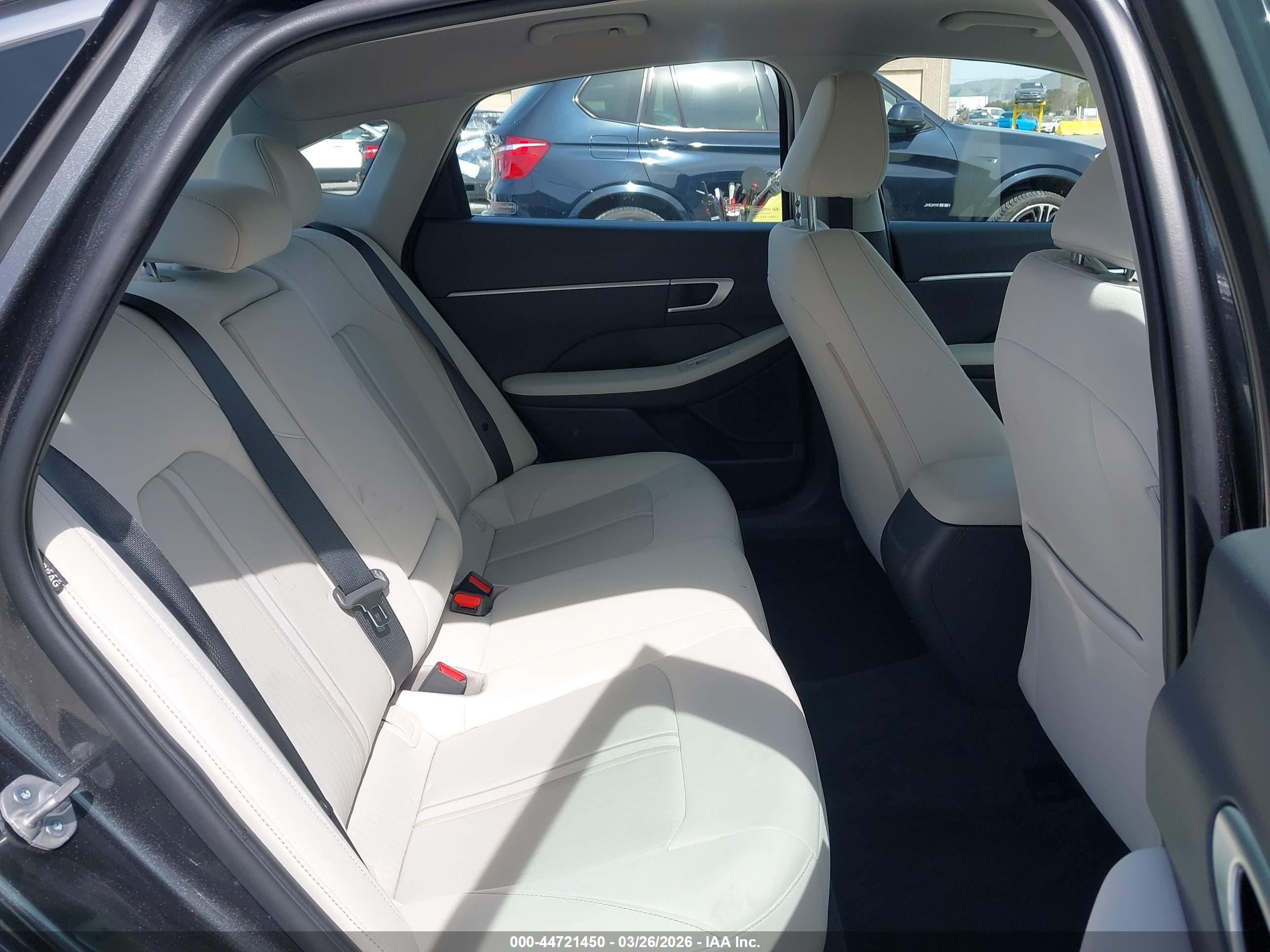 HYUNDAI SONATA image 8