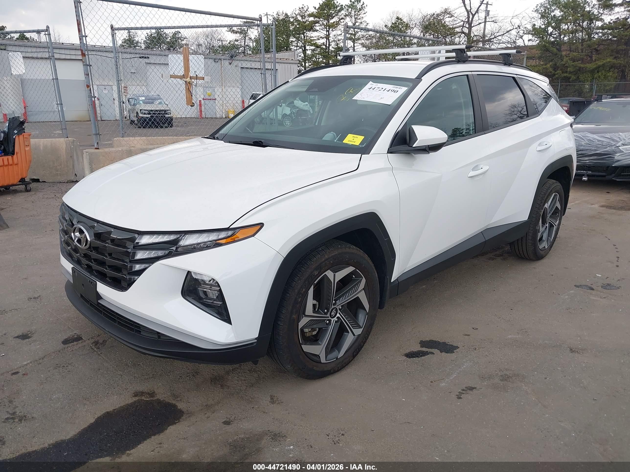 HYUNDAI TUCSON image 2