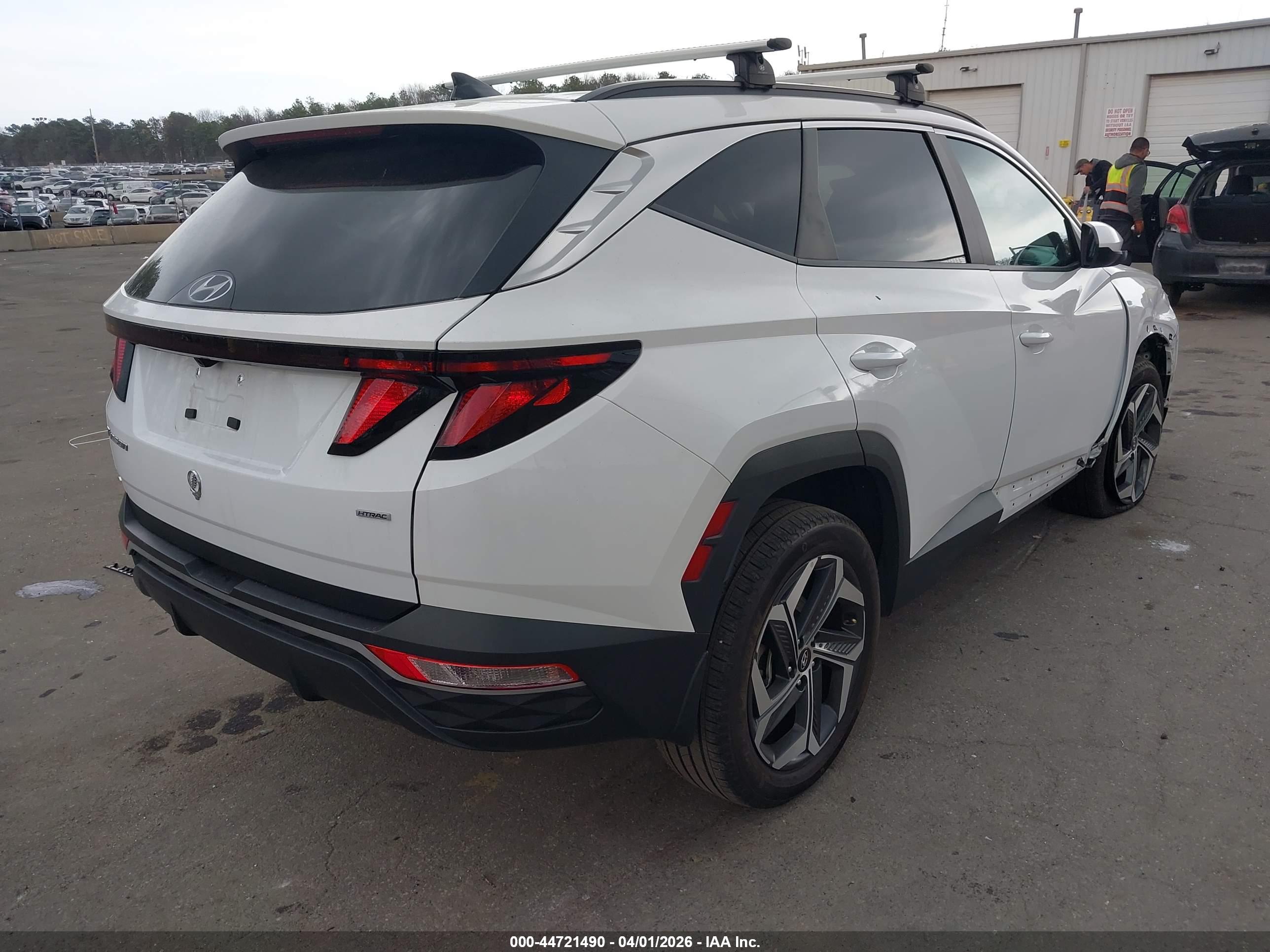 HYUNDAI TUCSON image 4