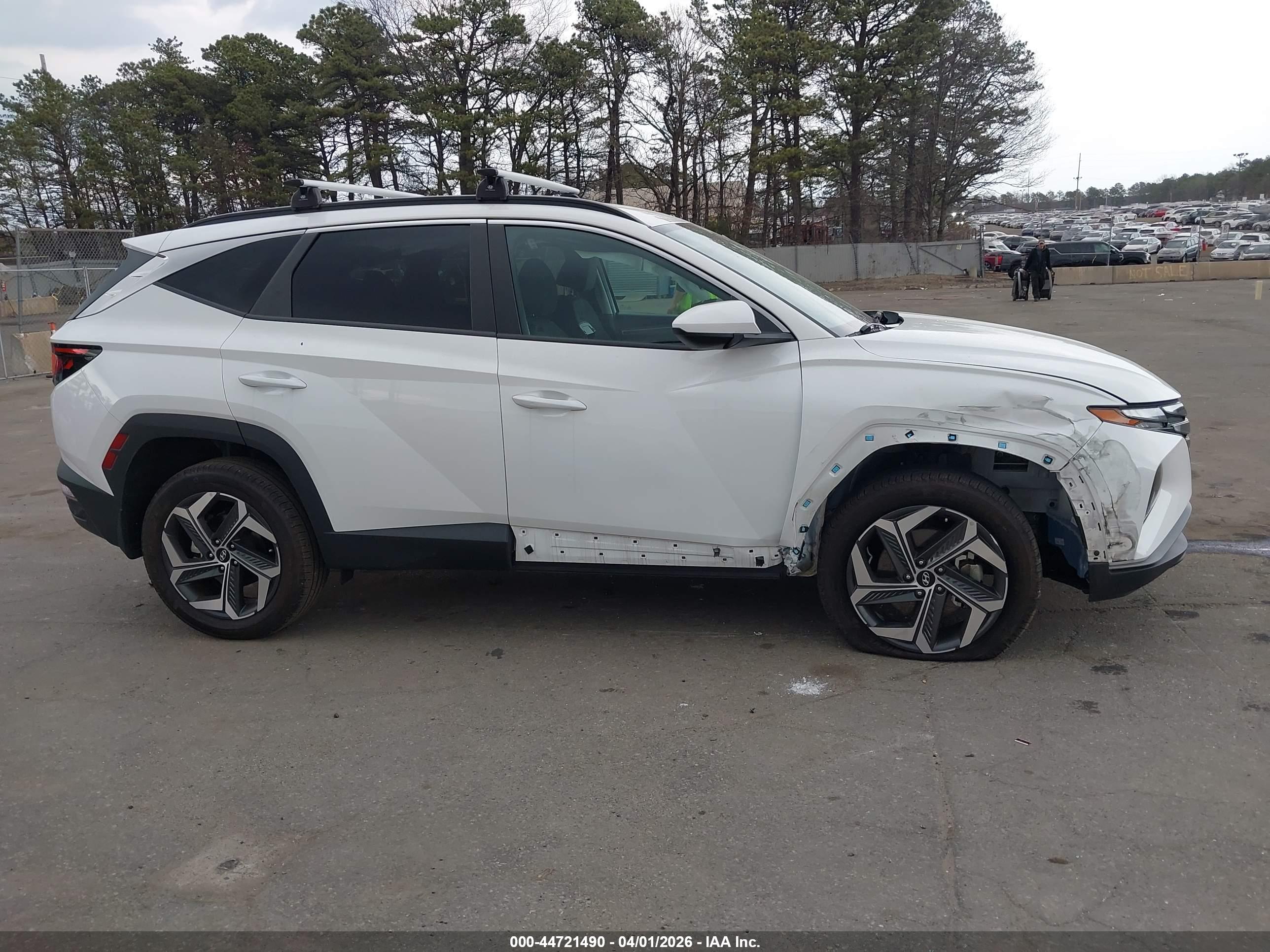 HYUNDAI TUCSON image 6