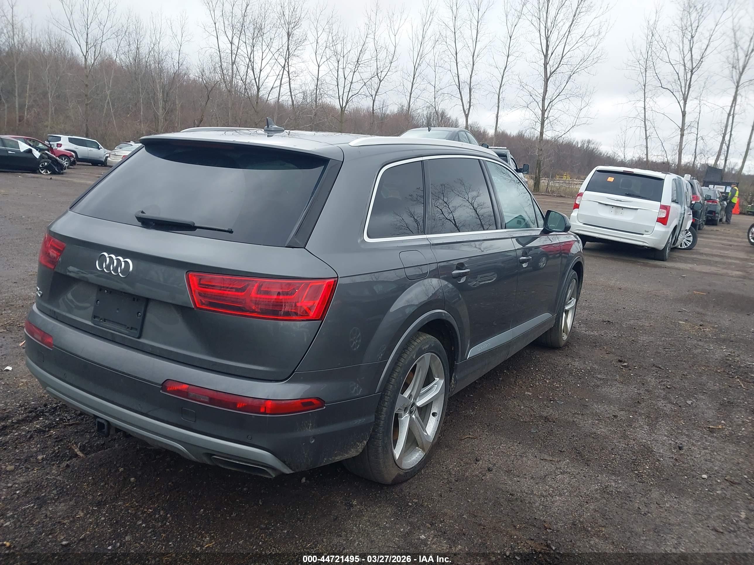 AUDI Q7 image 4