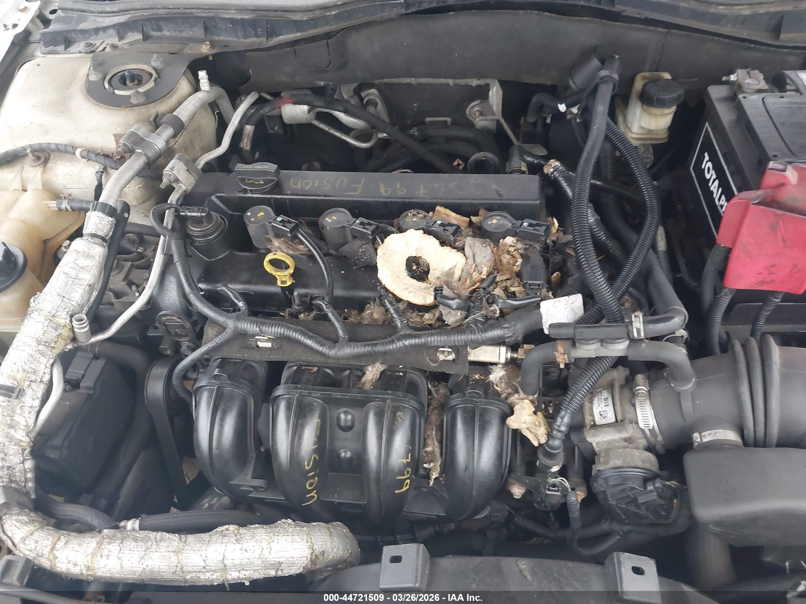 FORD FUSION image 10