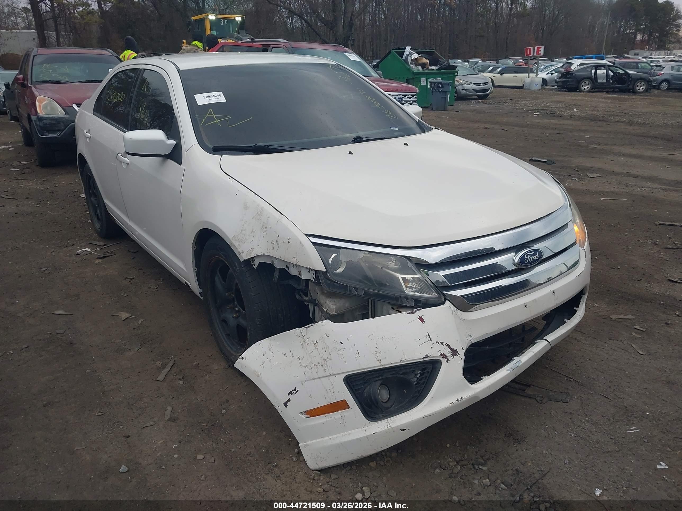 FORD FUSION image 6
