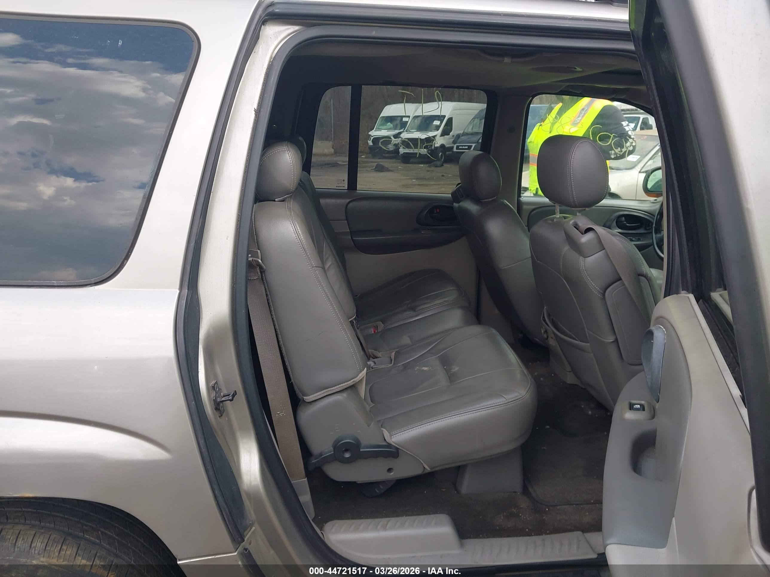 CHEVROLET TRAILBLAZER image 8