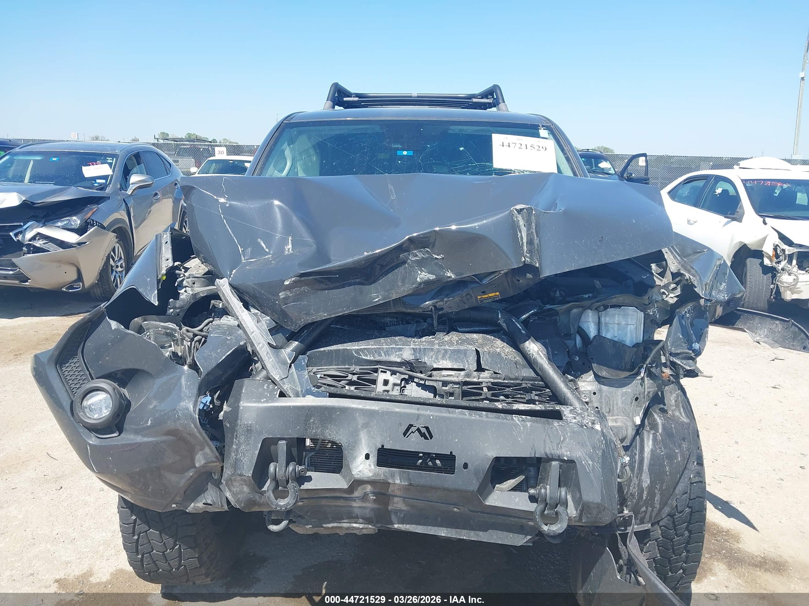TOYOTA 4RUNNER image 6
