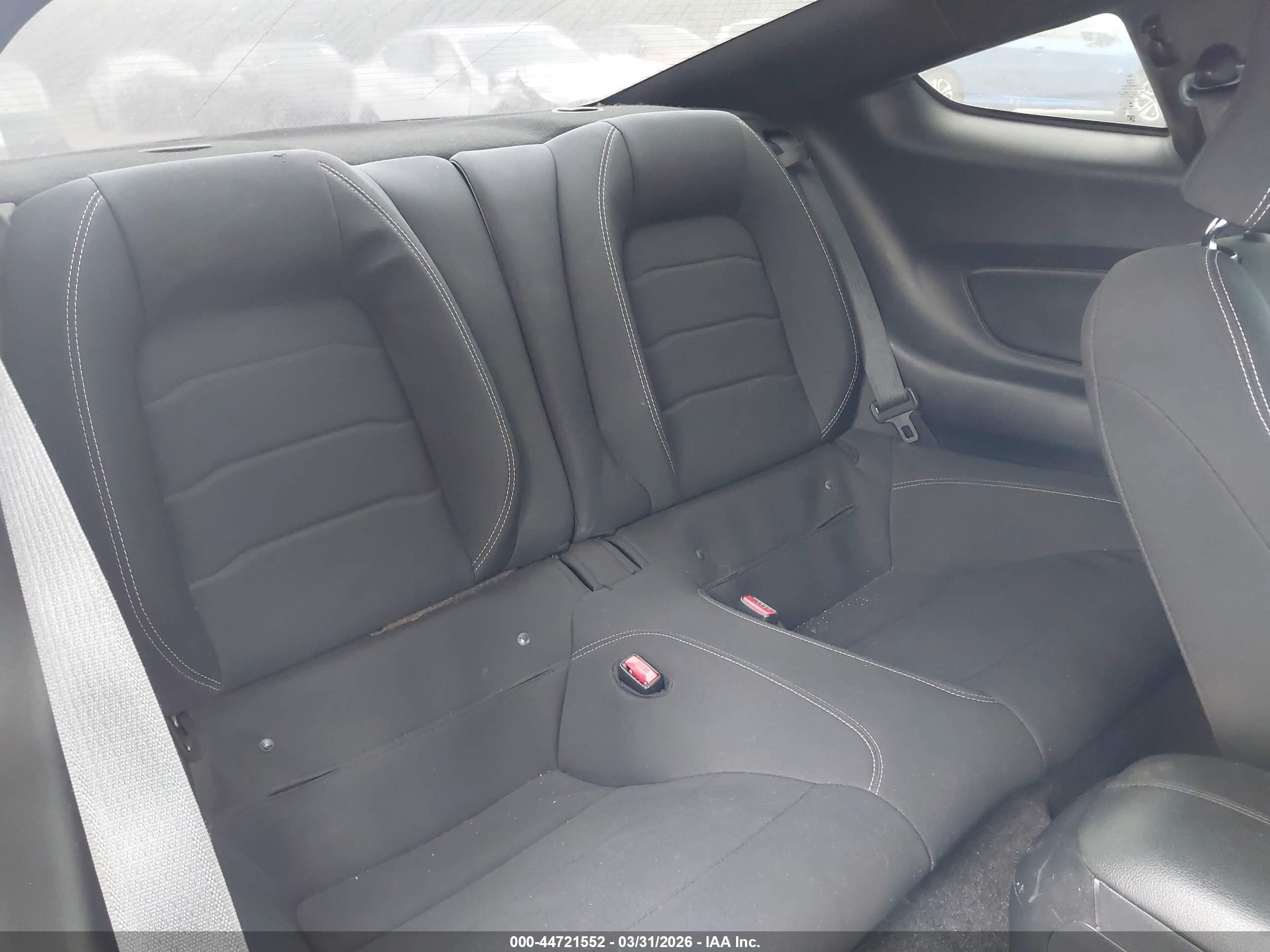 FORD MUSTANG image 8
