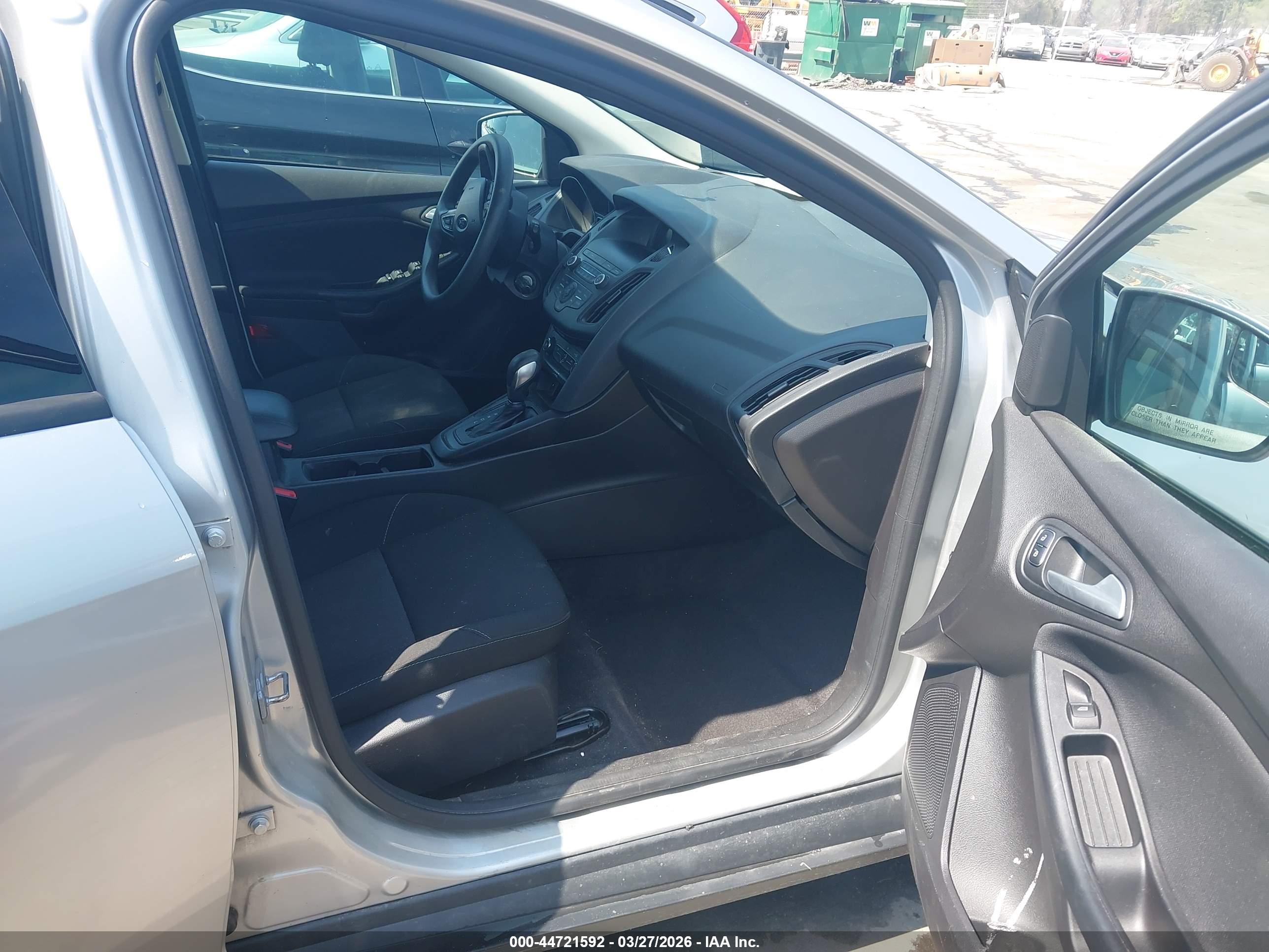 FORD FOCUS image 5