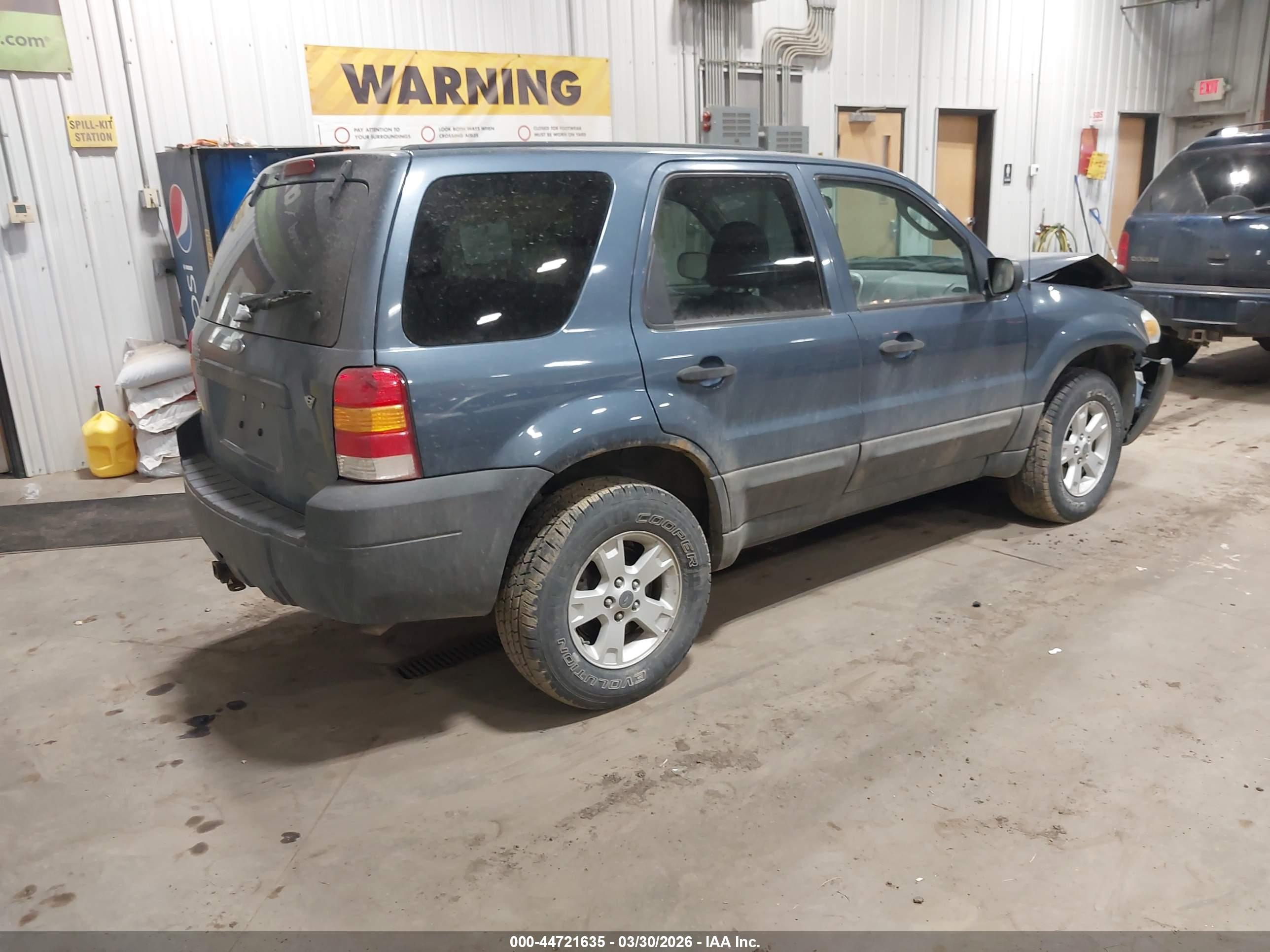 FORD ESCAPE image 4