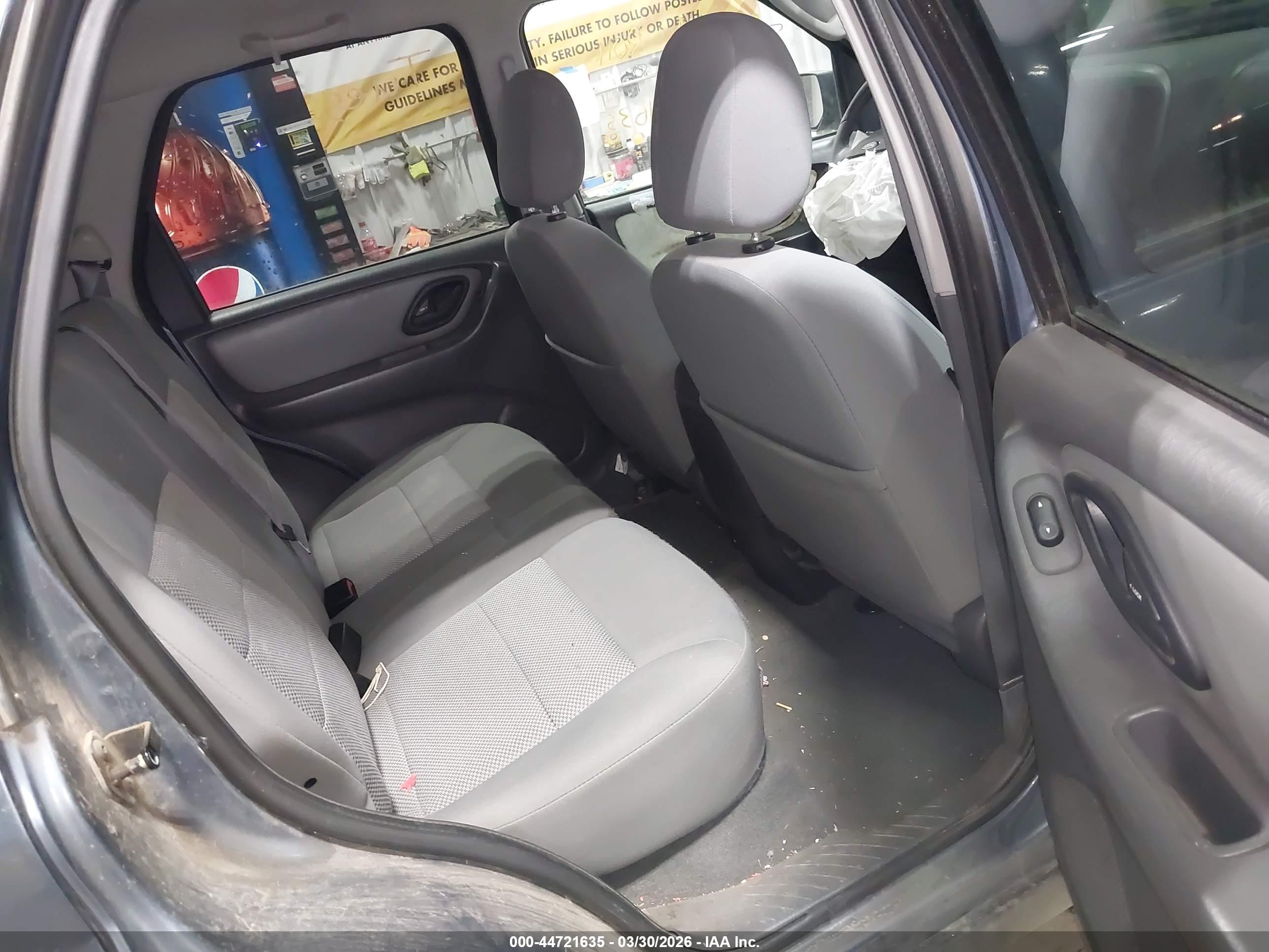 FORD ESCAPE image 8
