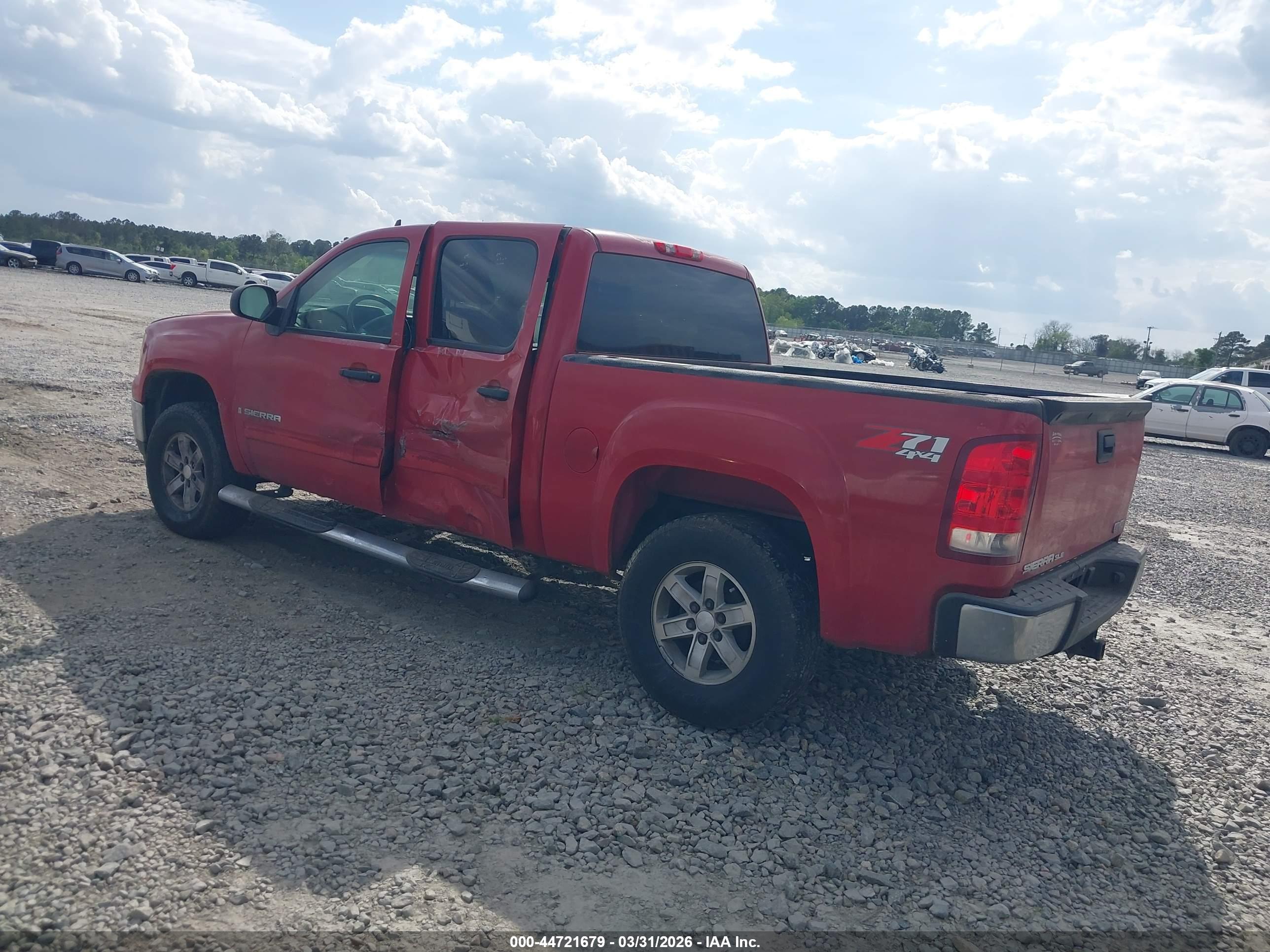 GMC SIERRA image 3