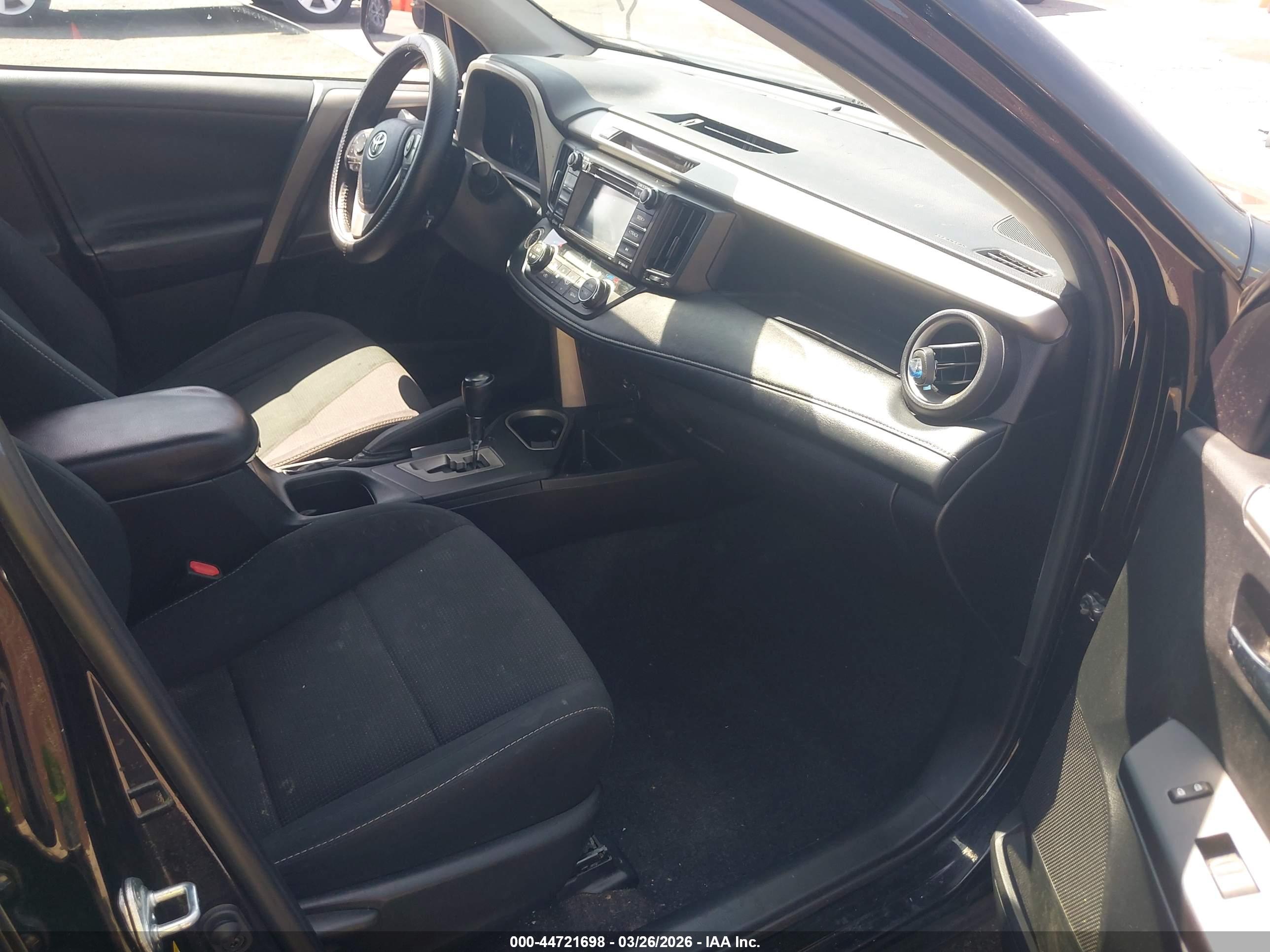 TOYOTA RAV4 image 5
