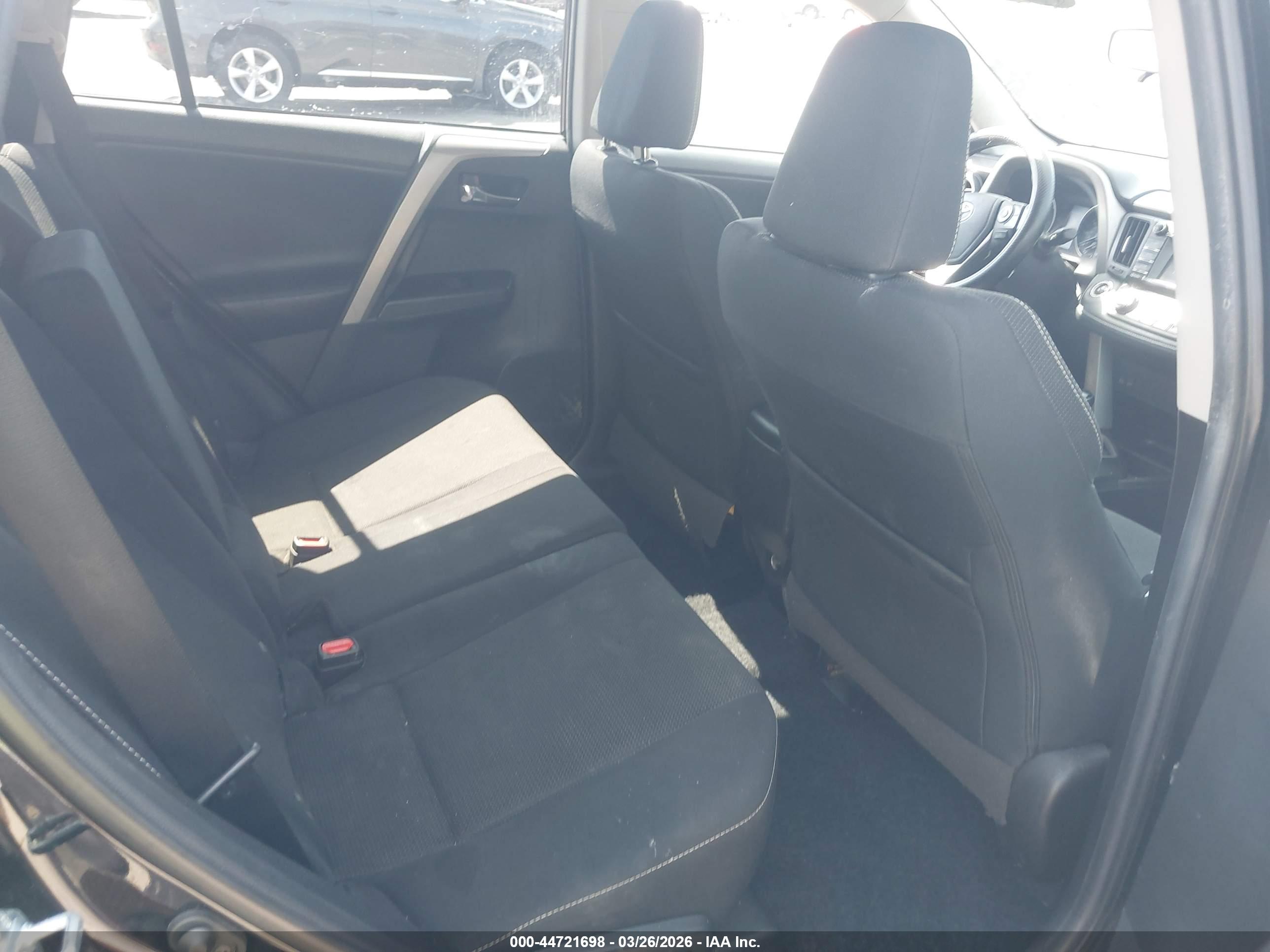 TOYOTA RAV4 image 8