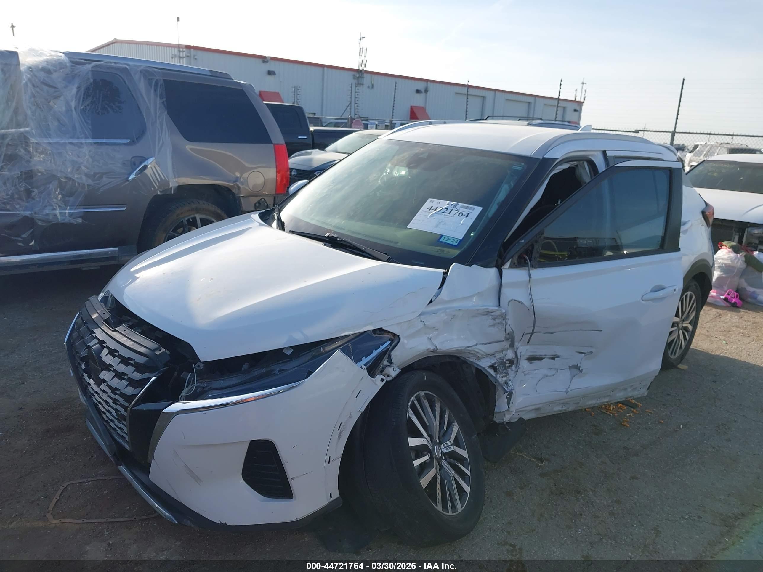 NISSAN KICKS image 6