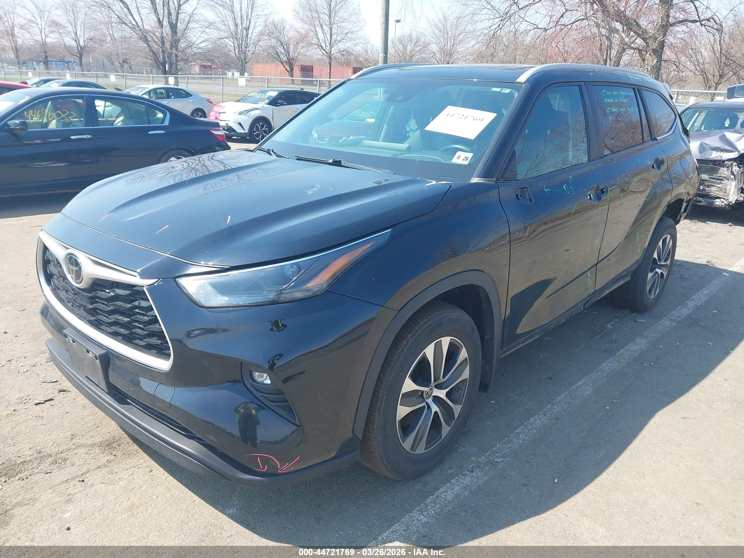 TOYOTA HIGHLANDER image 2