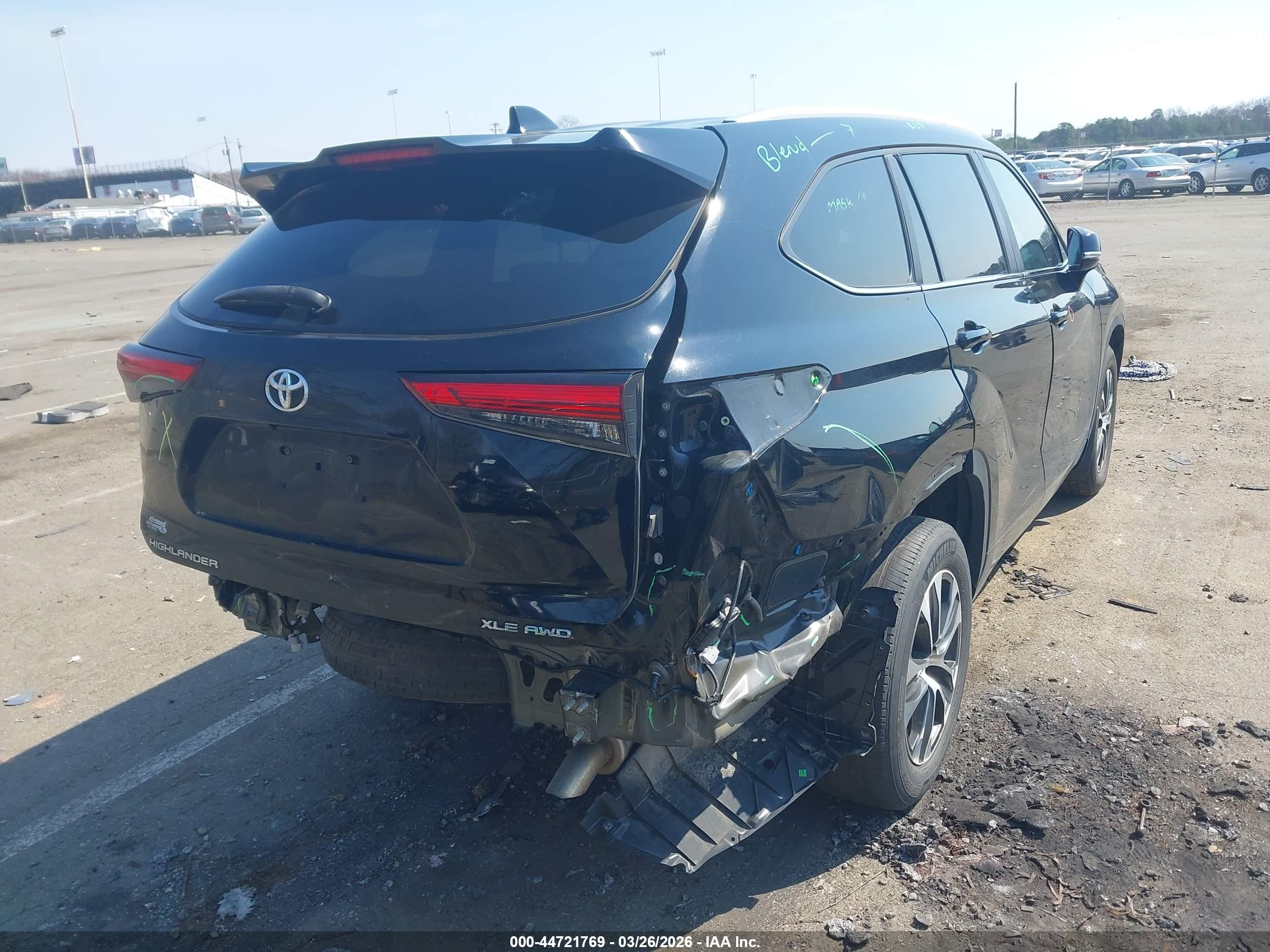 TOYOTA HIGHLANDER image 4