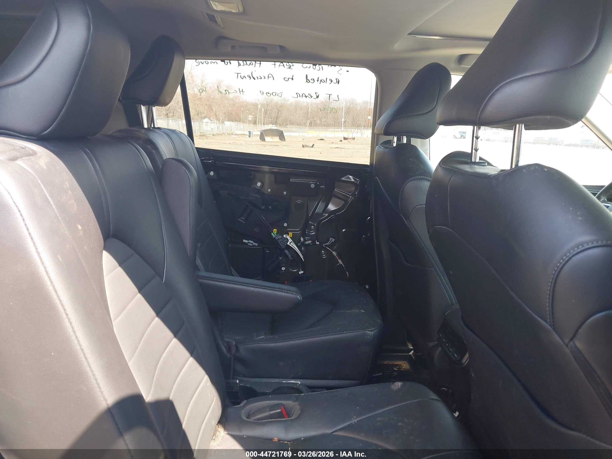 TOYOTA HIGHLANDER image 8