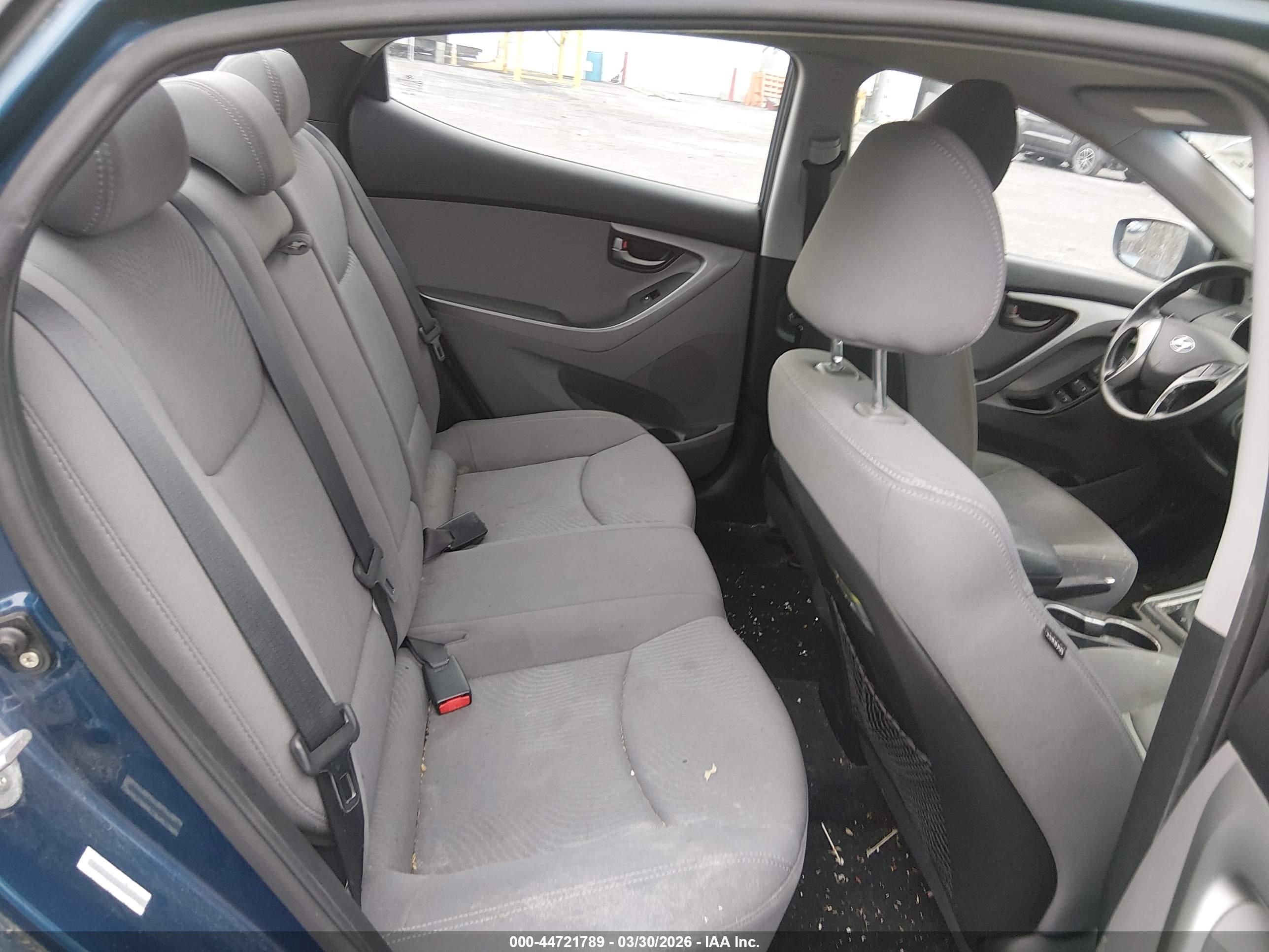 HYUNDAI ELANTRA image 8