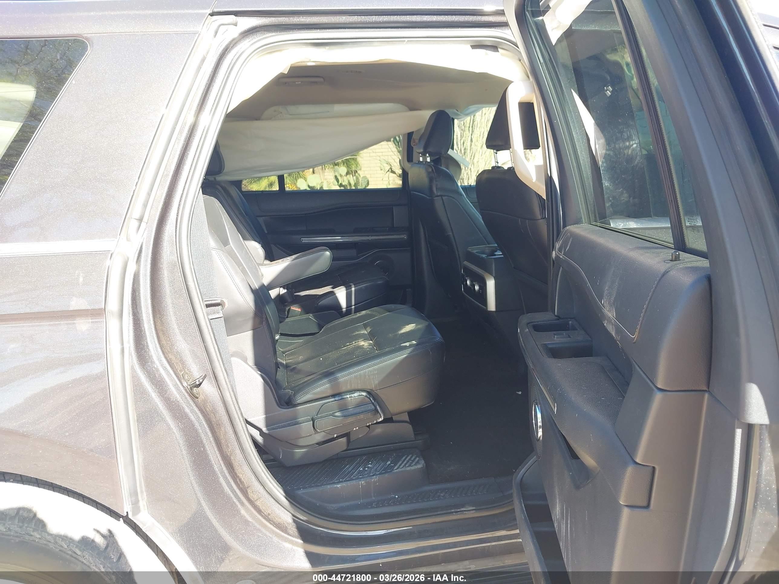 FORD EXPEDITION image 8