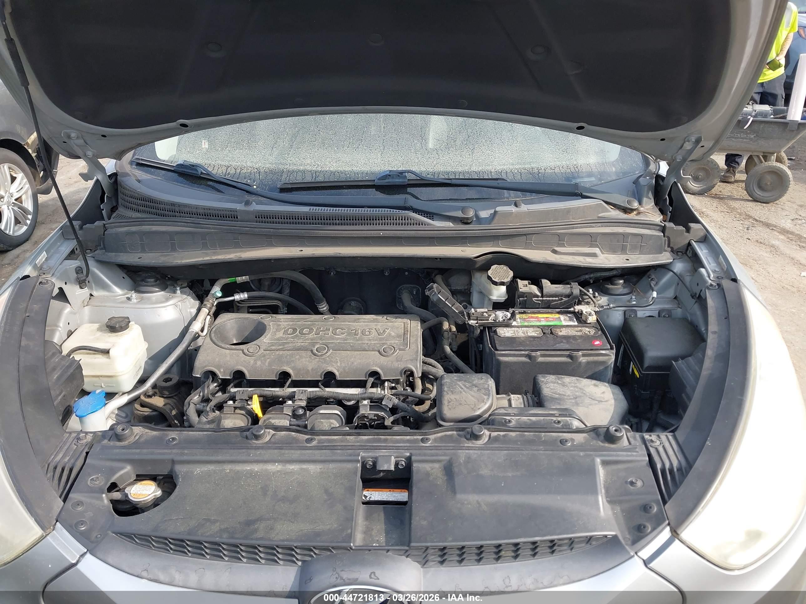HYUNDAI TUCSON image 10