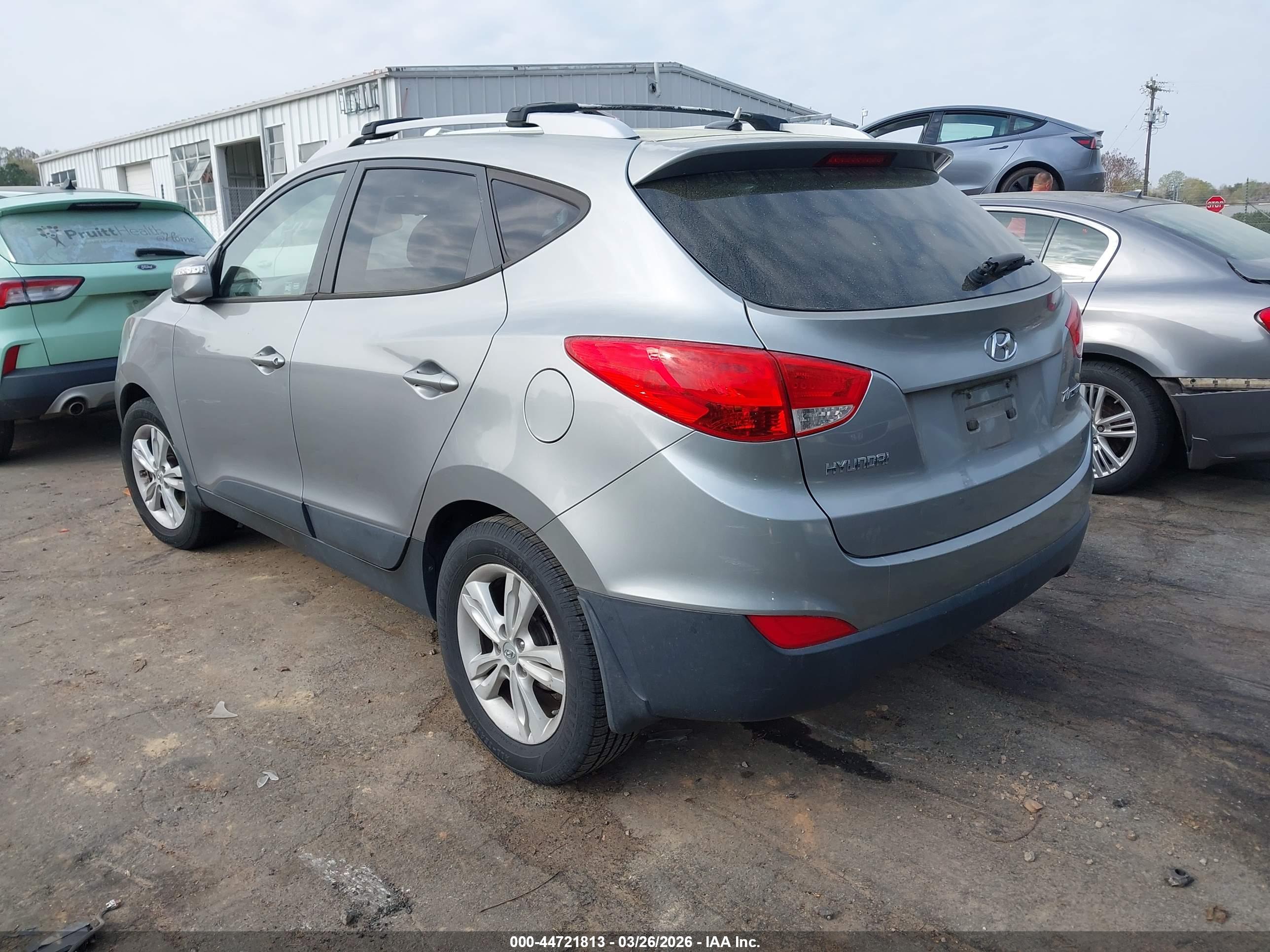 HYUNDAI TUCSON image 3
