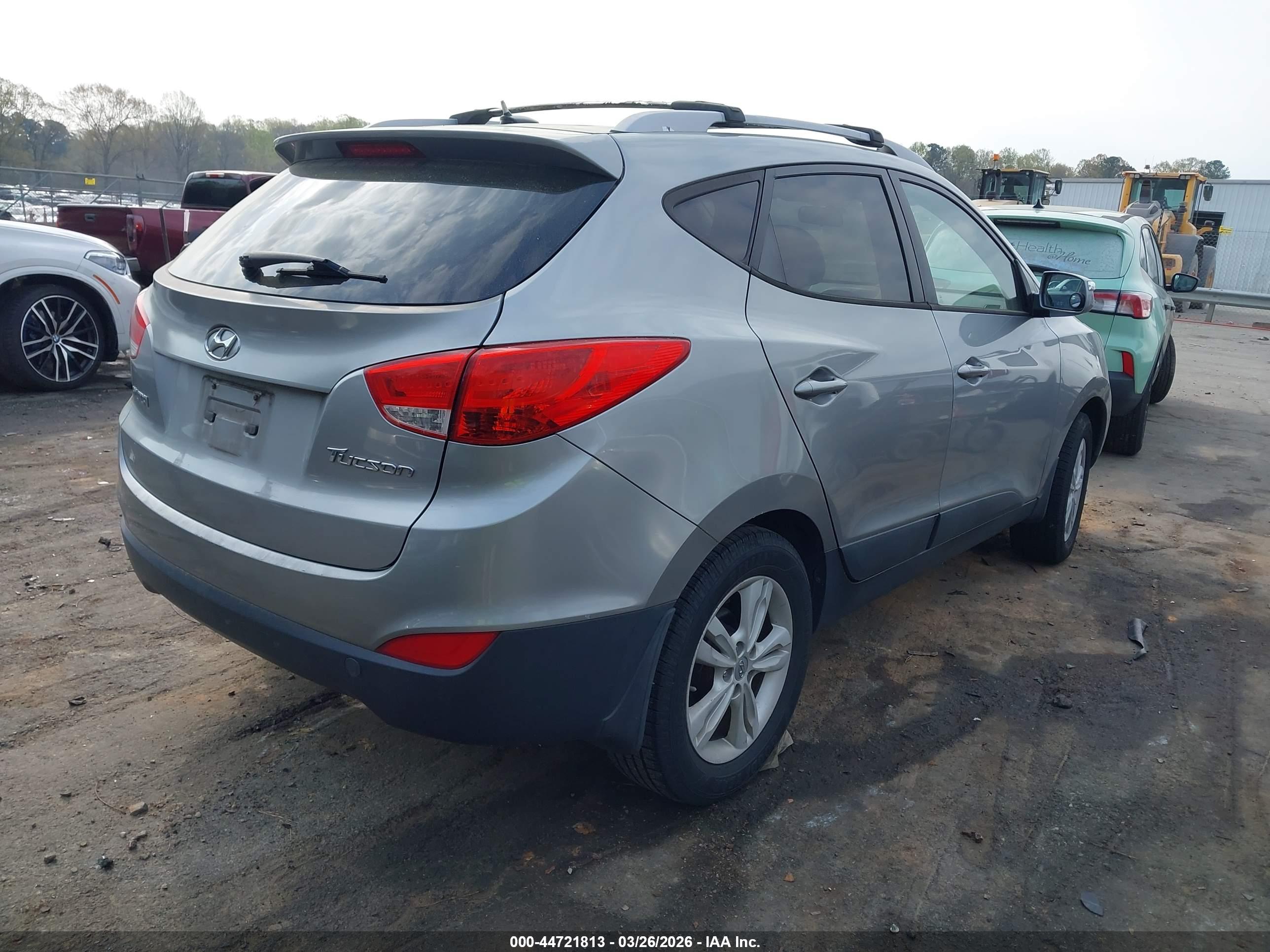 HYUNDAI TUCSON image 4