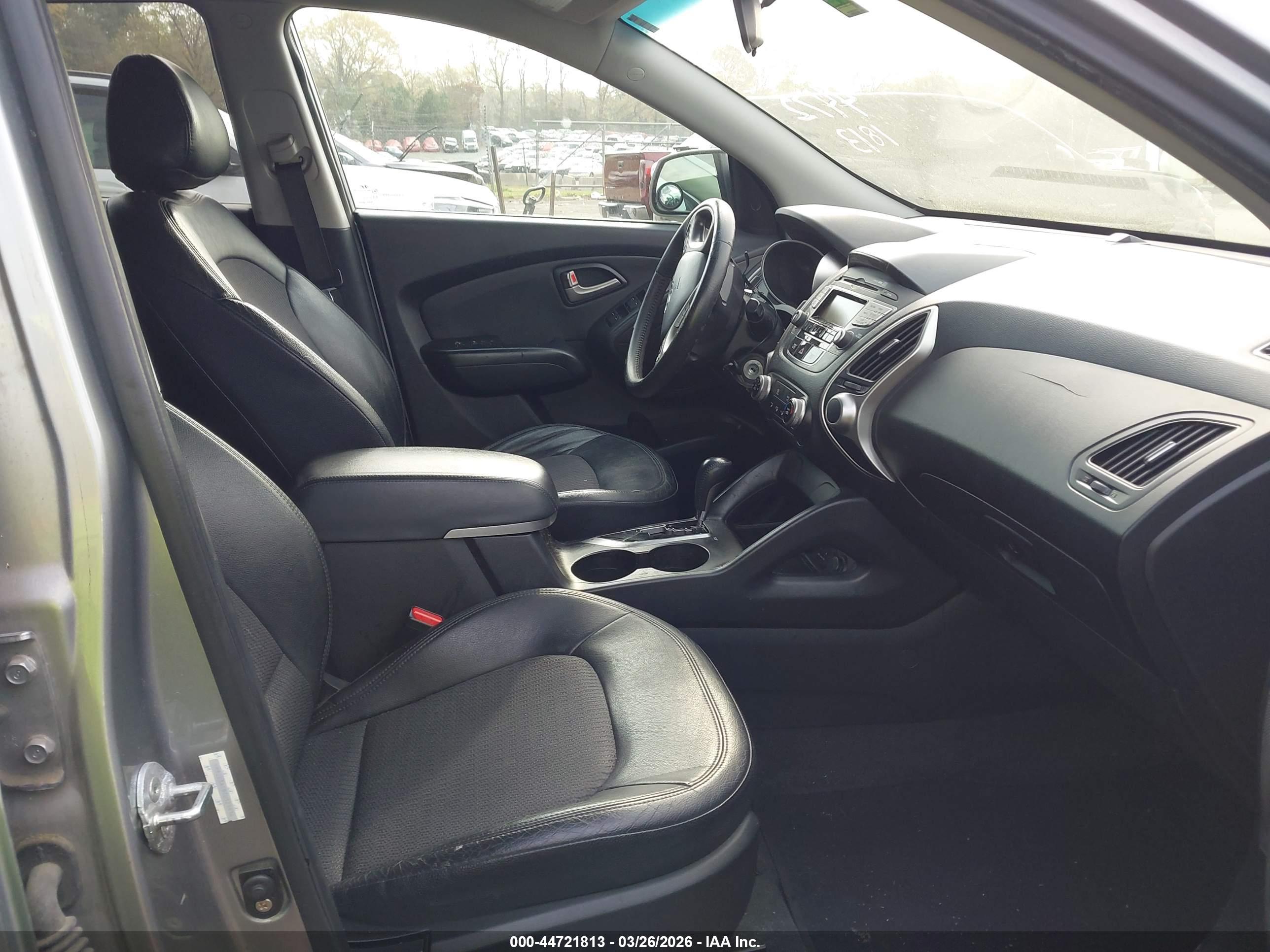 HYUNDAI TUCSON image 5
