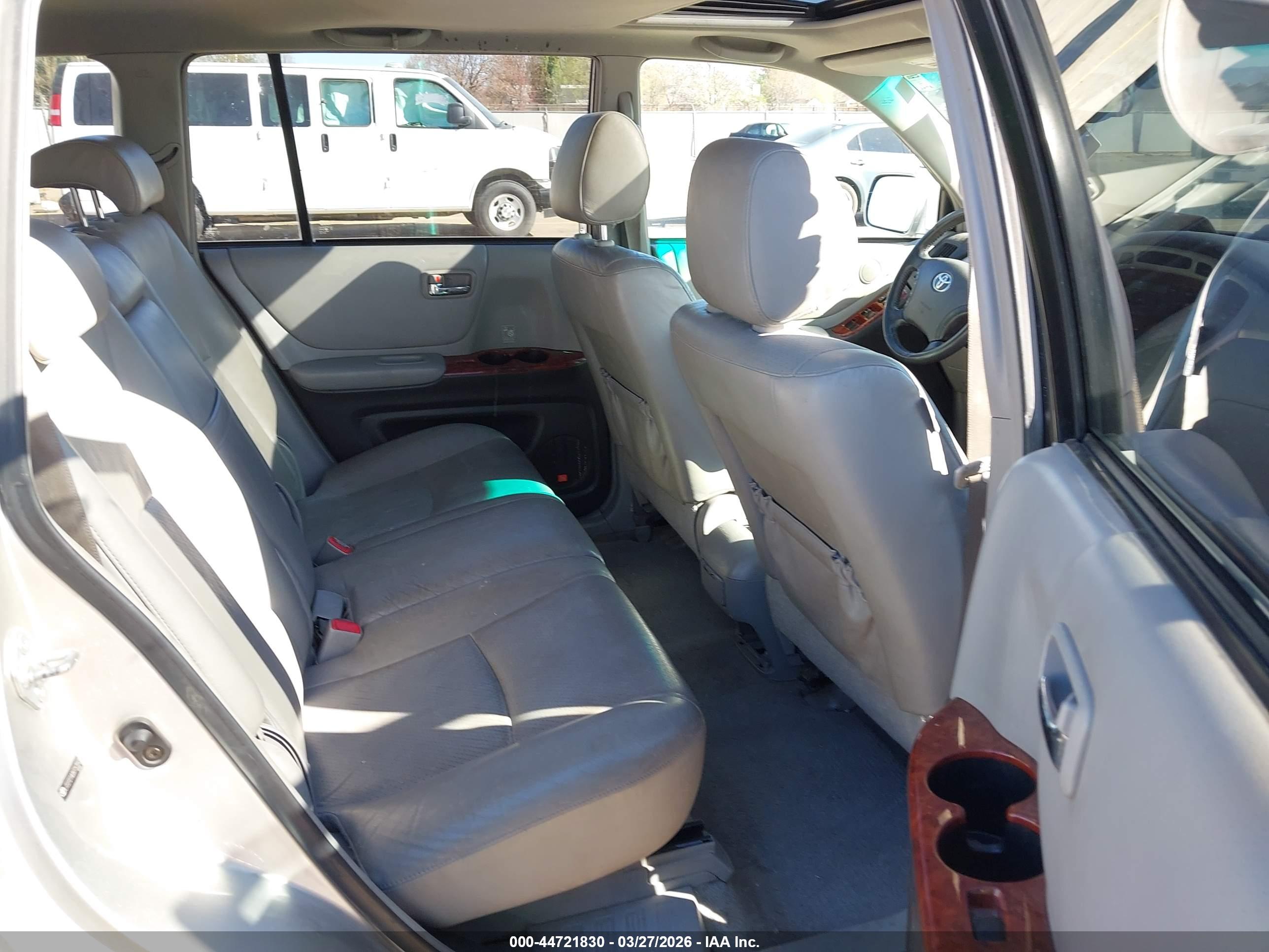 TOYOTA HIGHLANDER image 8