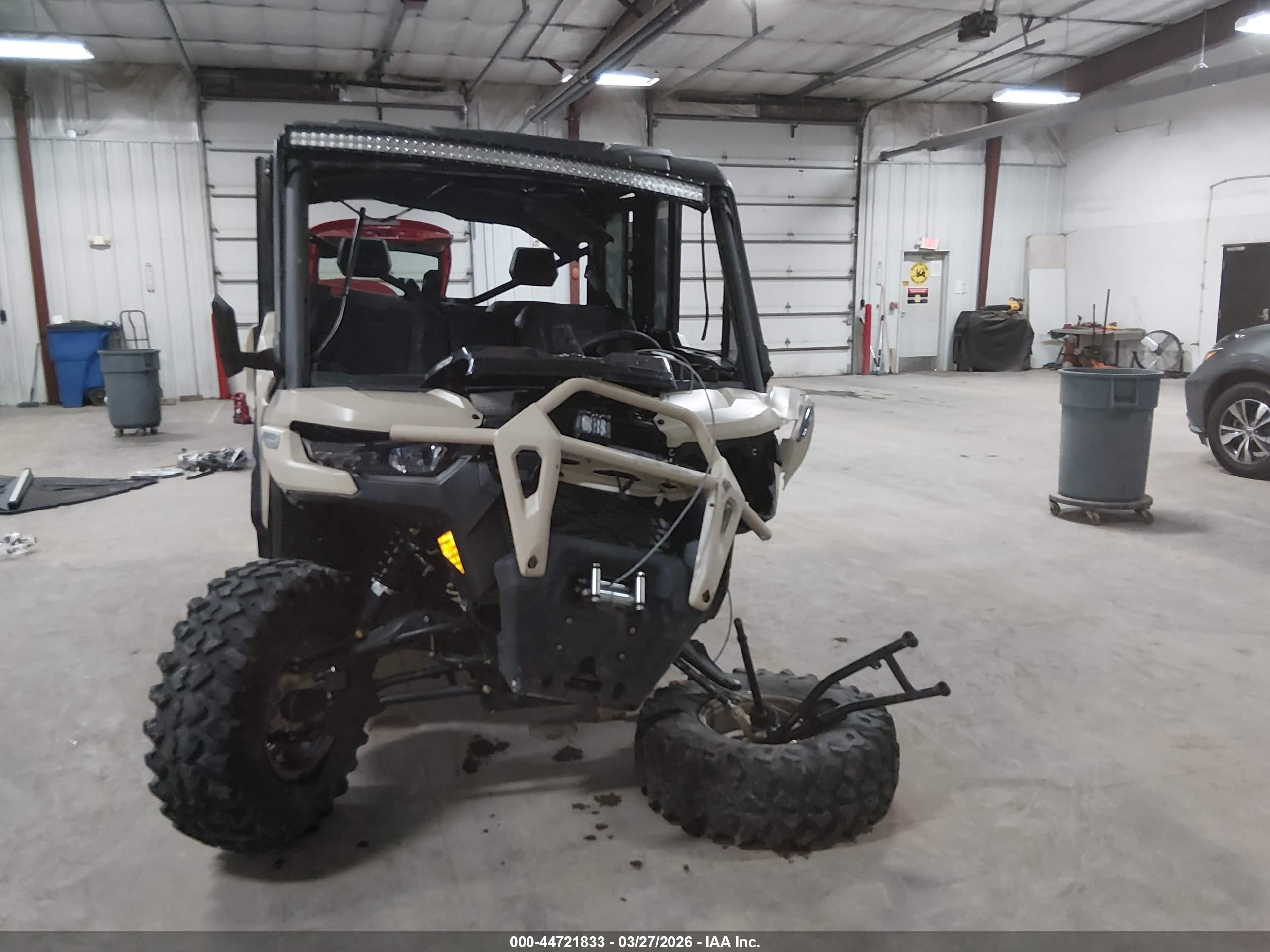 CAN-AM DEFENDER image 5