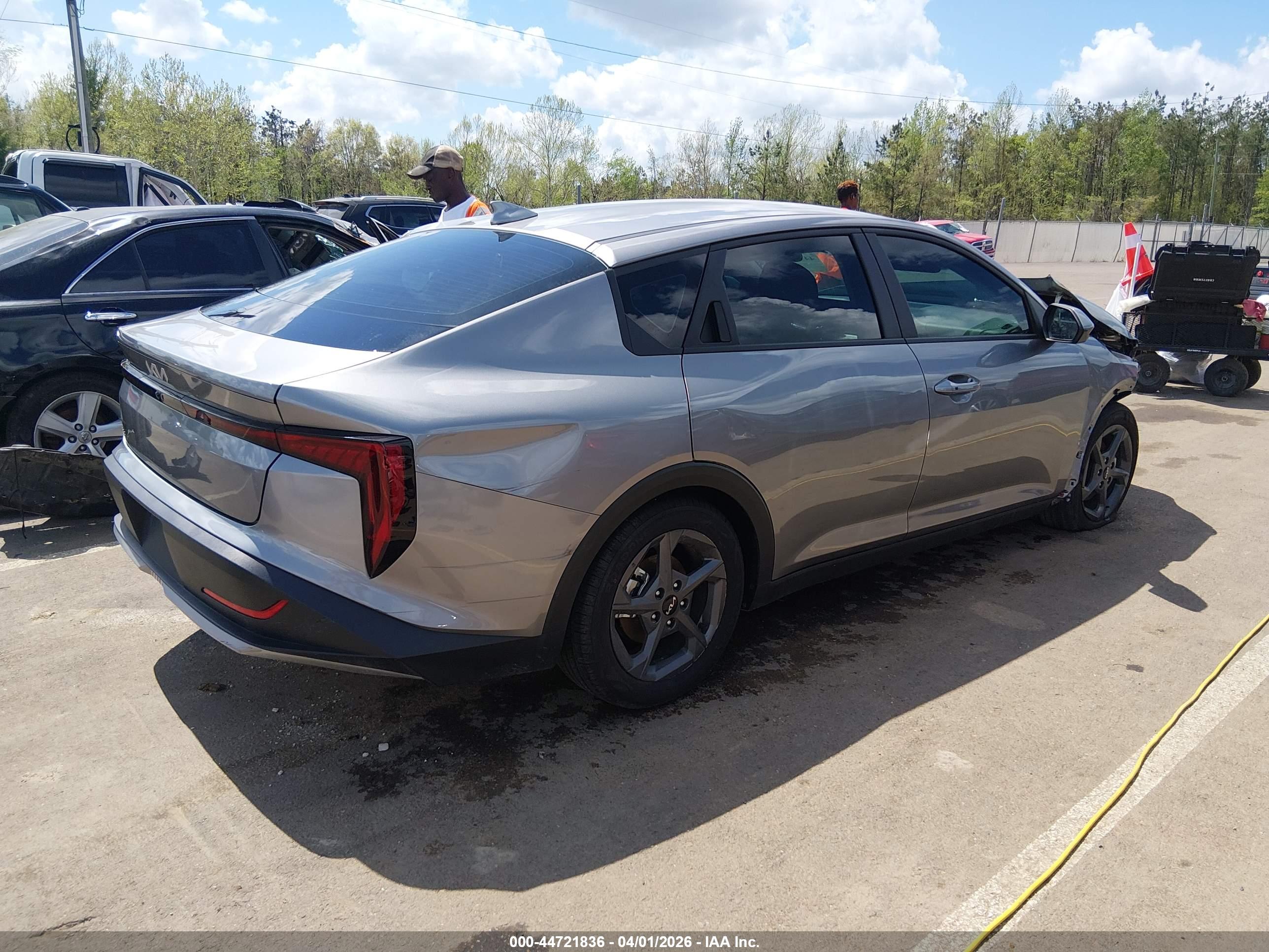 KIA K4 image 4