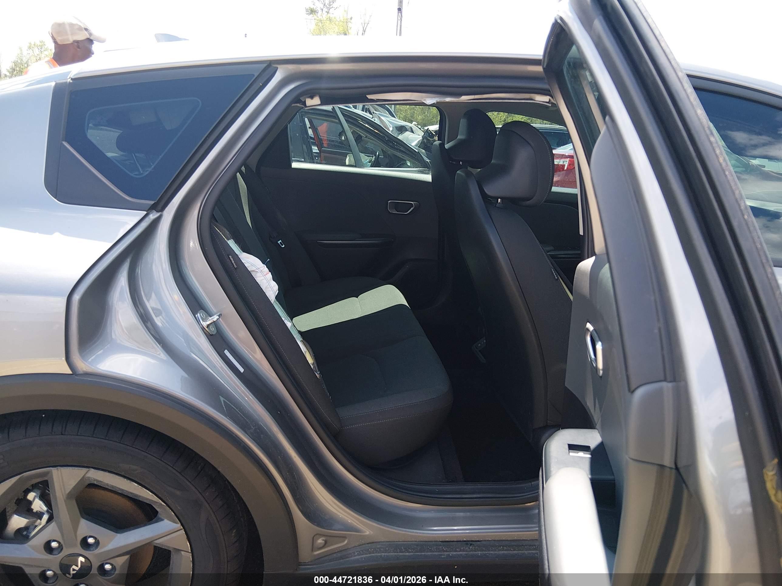 KIA K4 image 8