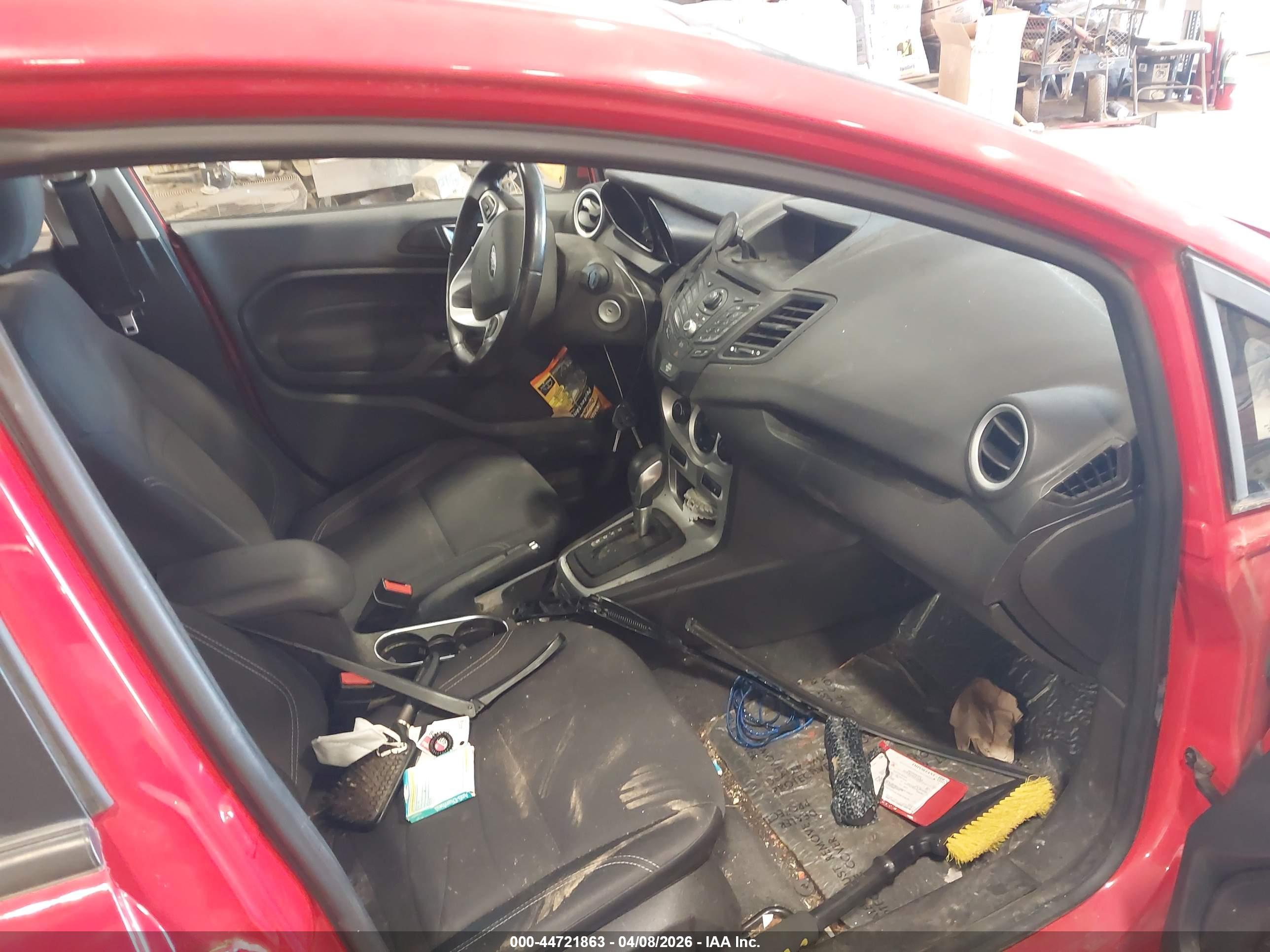 FORD FIESTA image 5