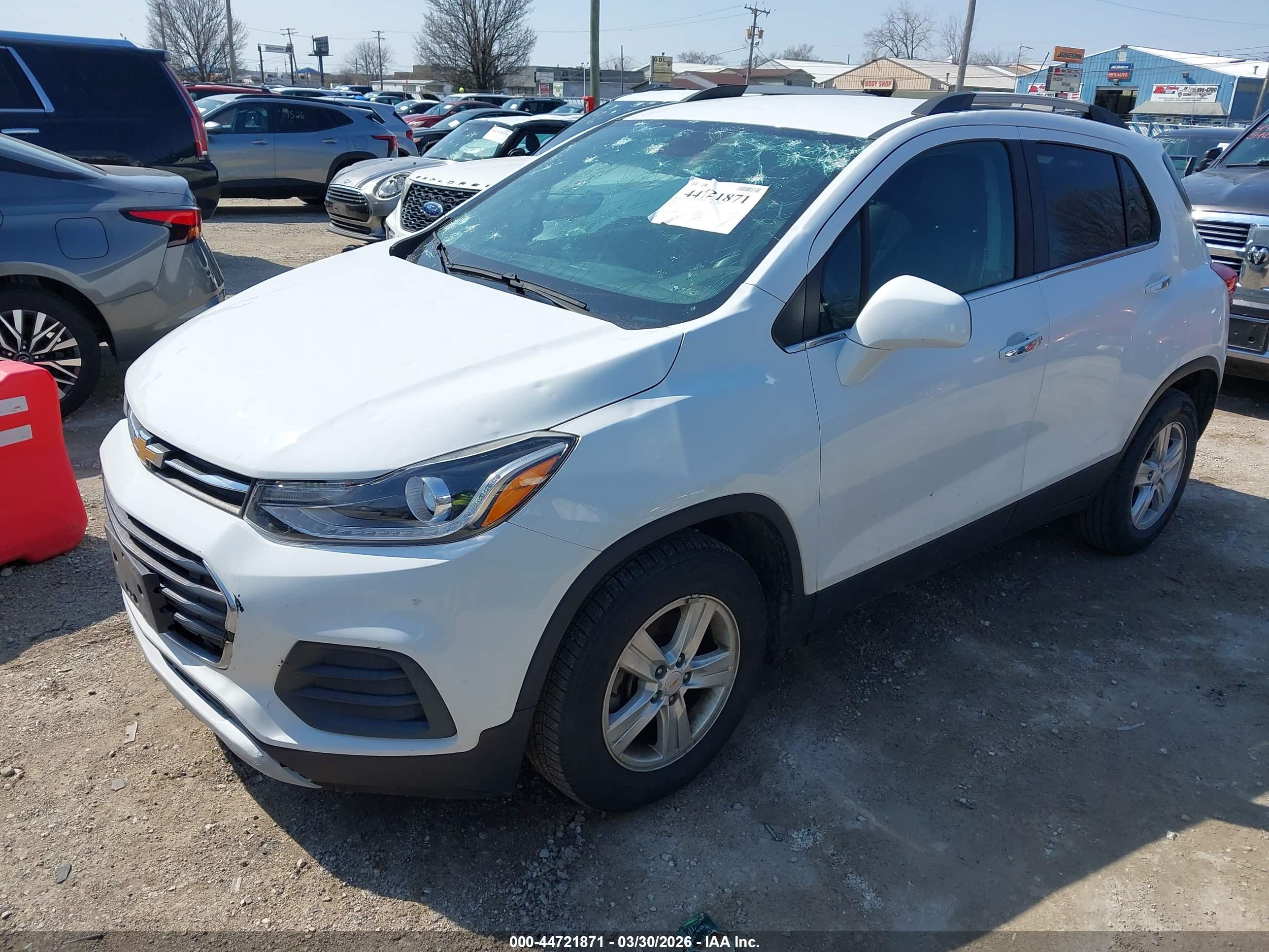 CHEVROLET TRAX image 2