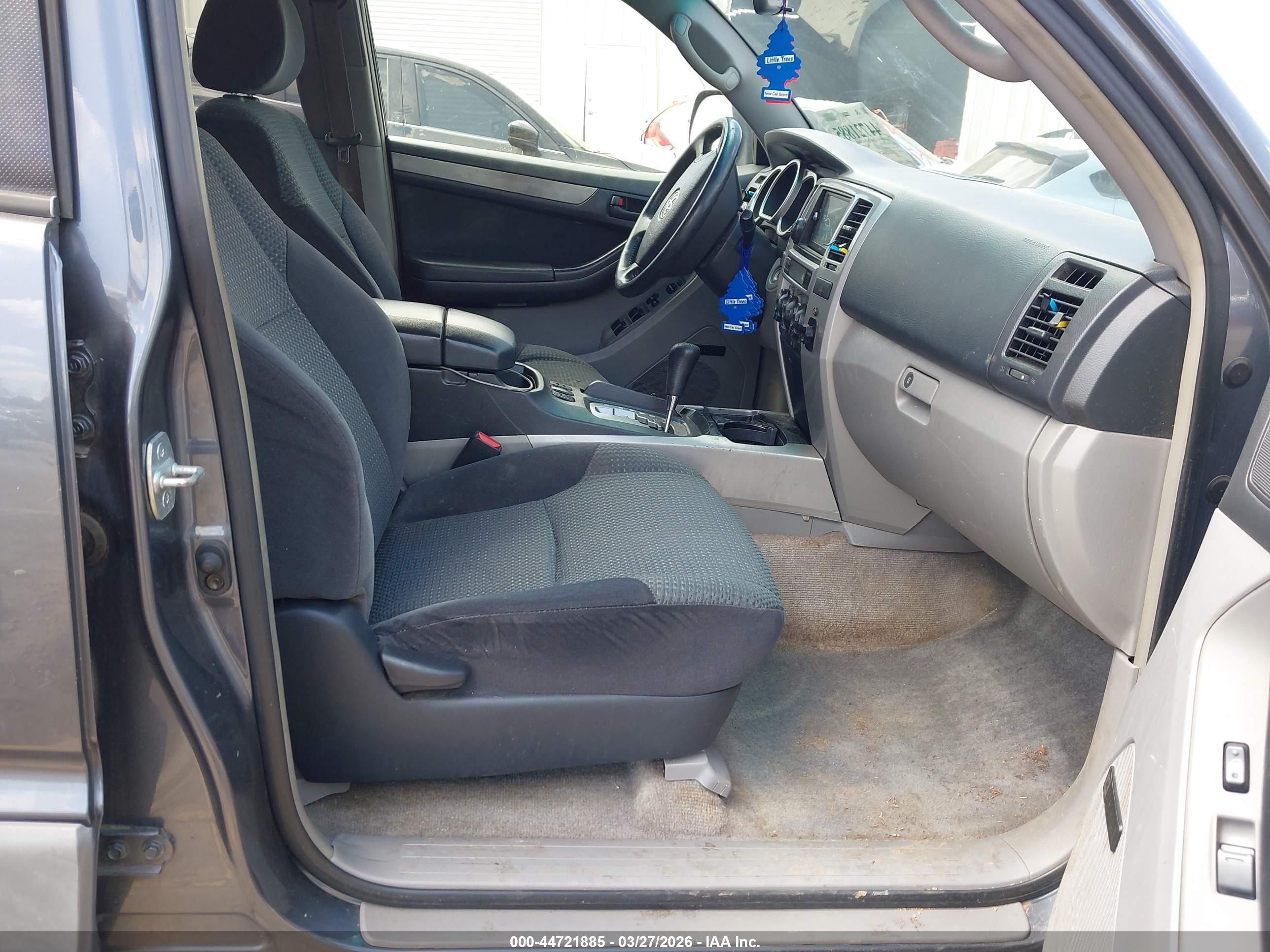 TOYOTA 4RUNNER image 5