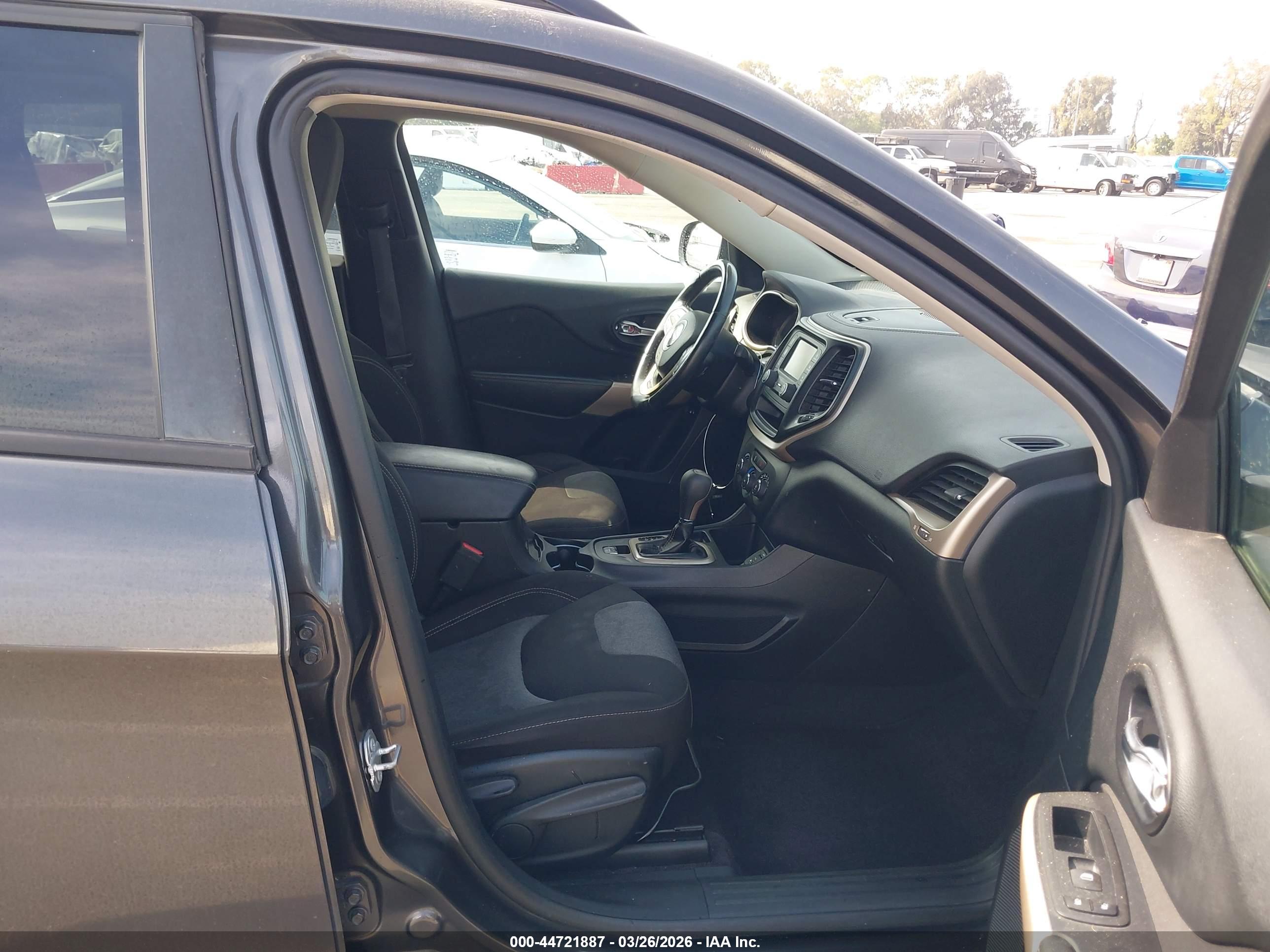 JEEP CHEROKEE image 5